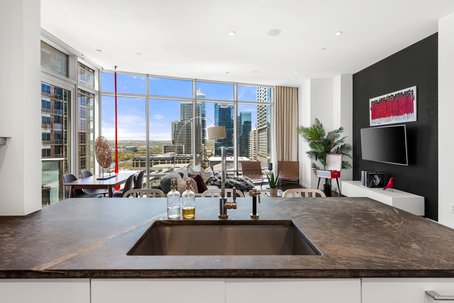 200 Congress Avenue #14C