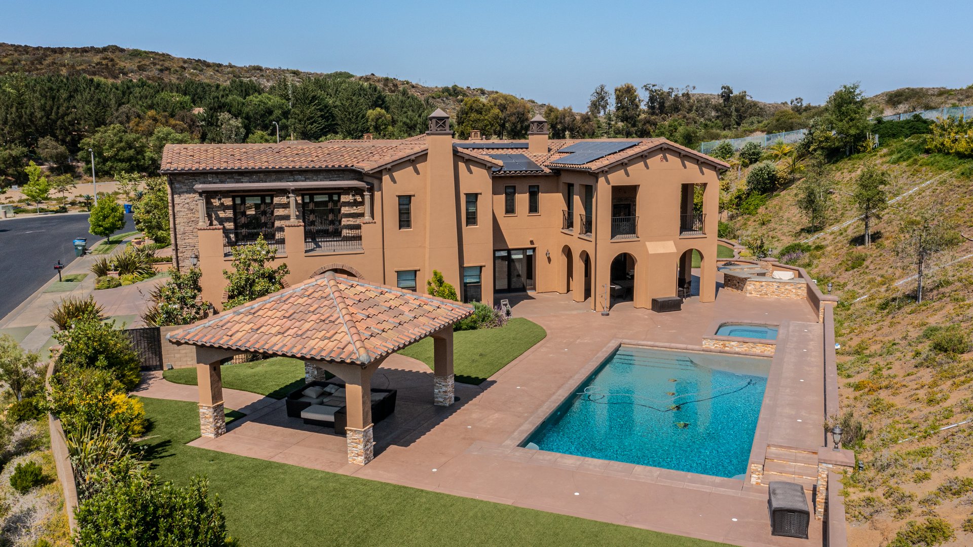 823 Via Sedona