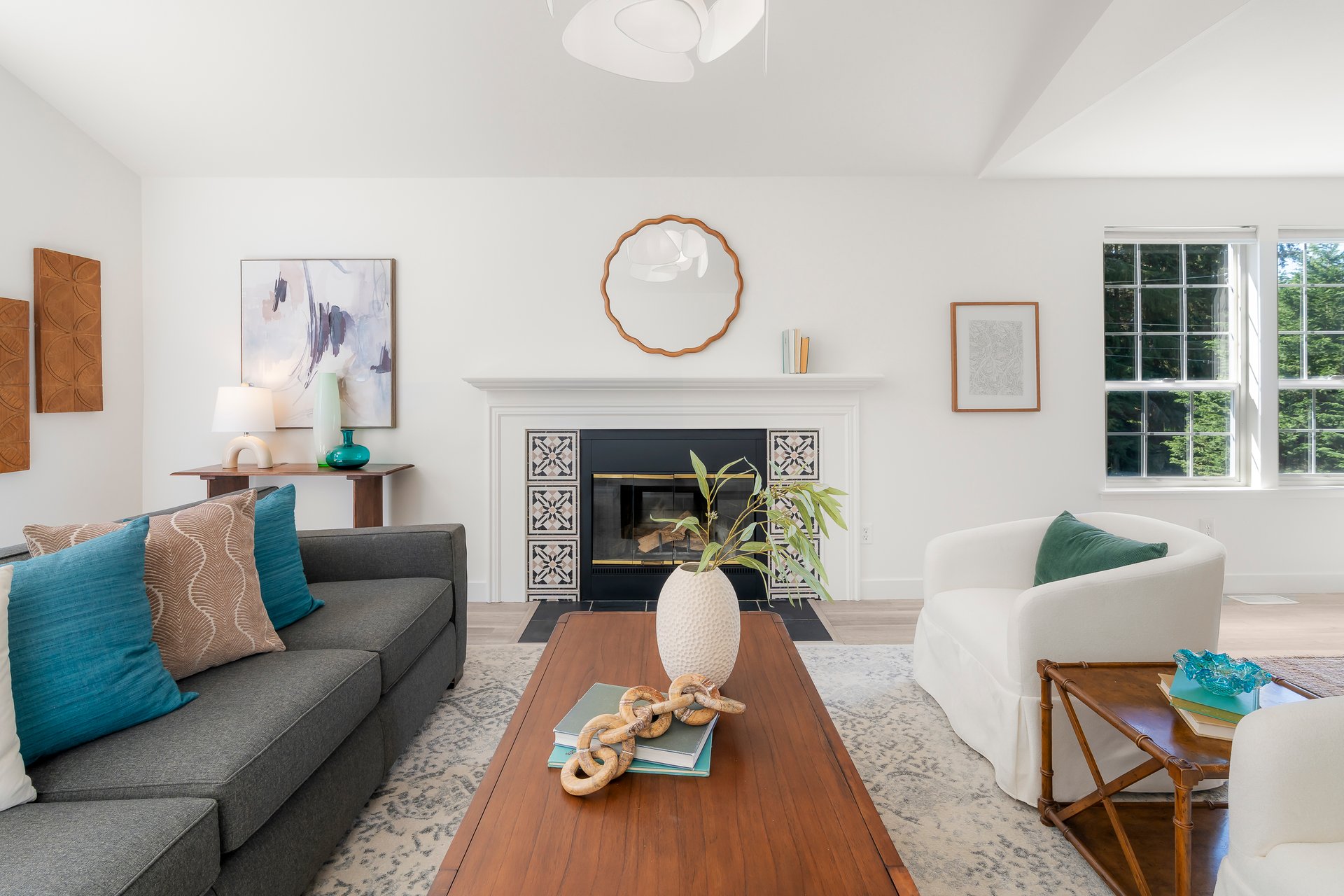 Expansive Lynnwood Living