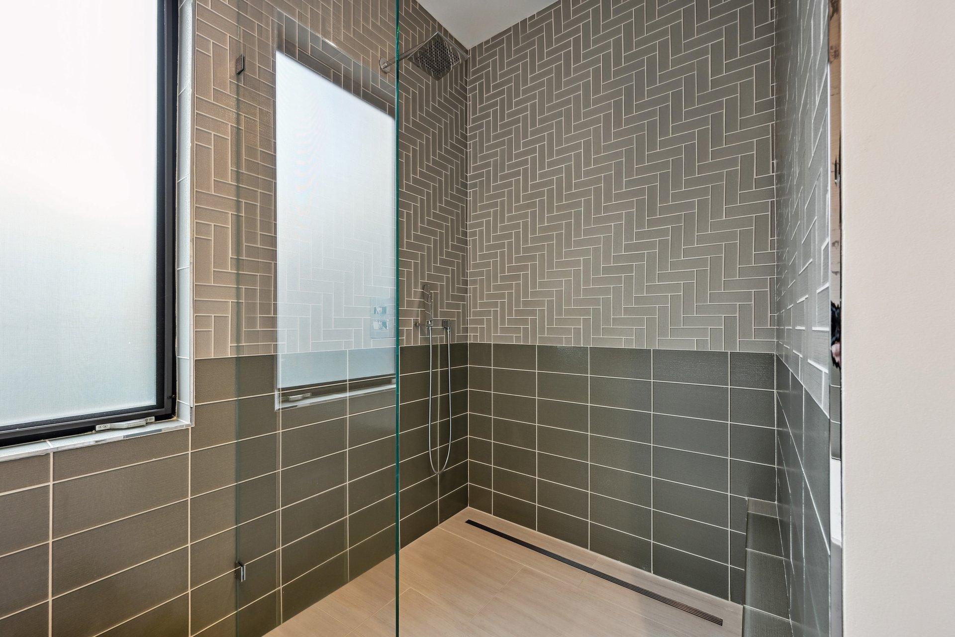 A Waterfront Masterpiece of Modern Luxury- Represented Seller