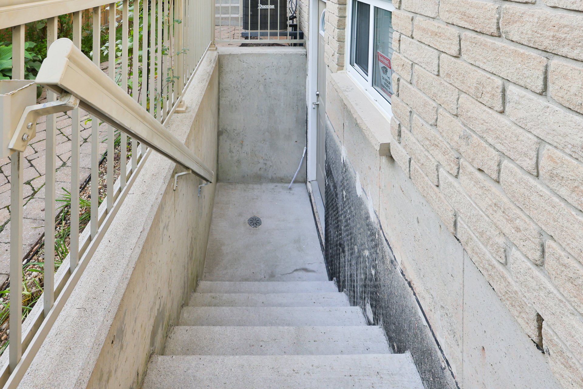 2304 Sovereign Street, Oakville