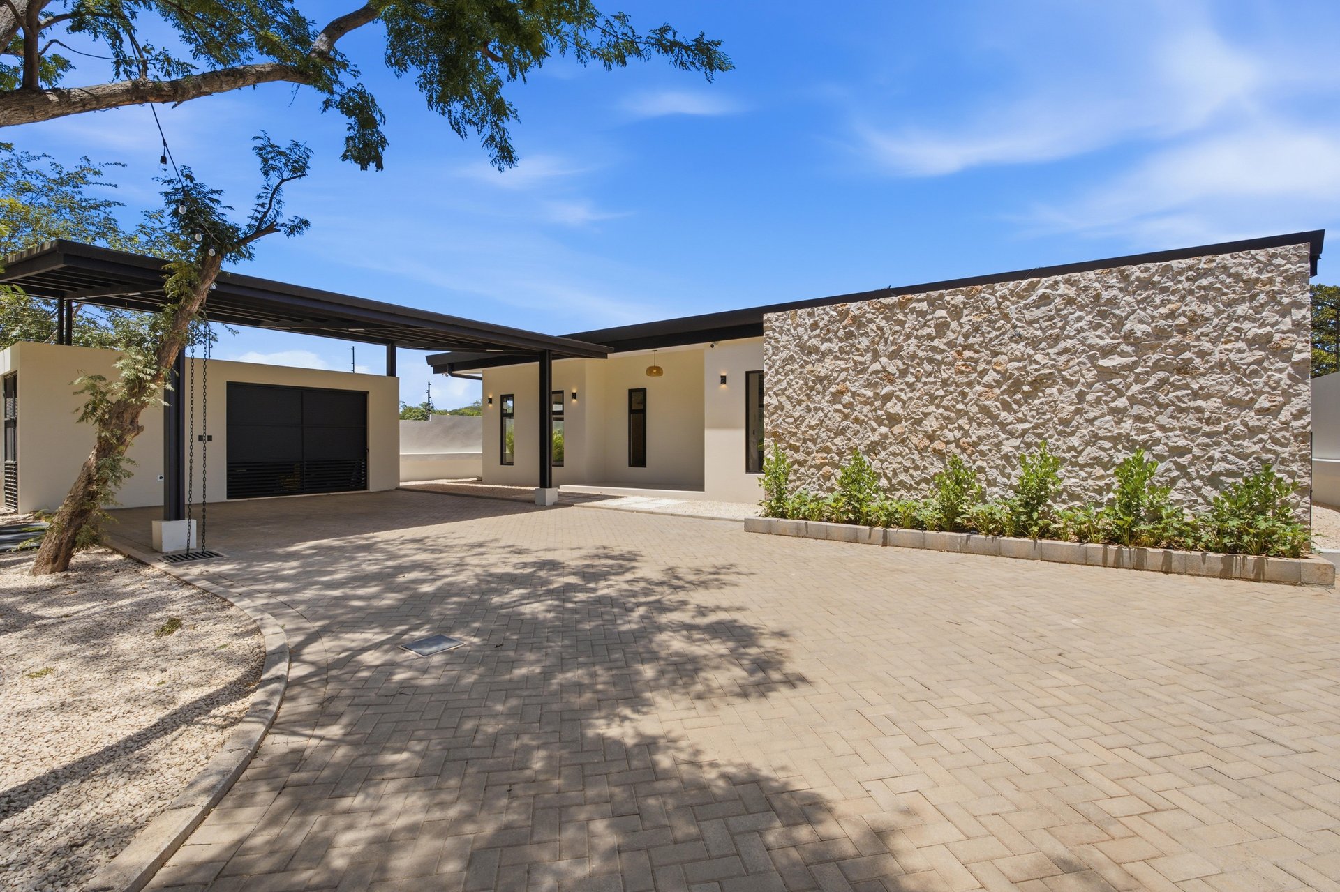 Villa Fresno | Newly Completed Contemporary Home with Private Pool Near Playa Avellanas