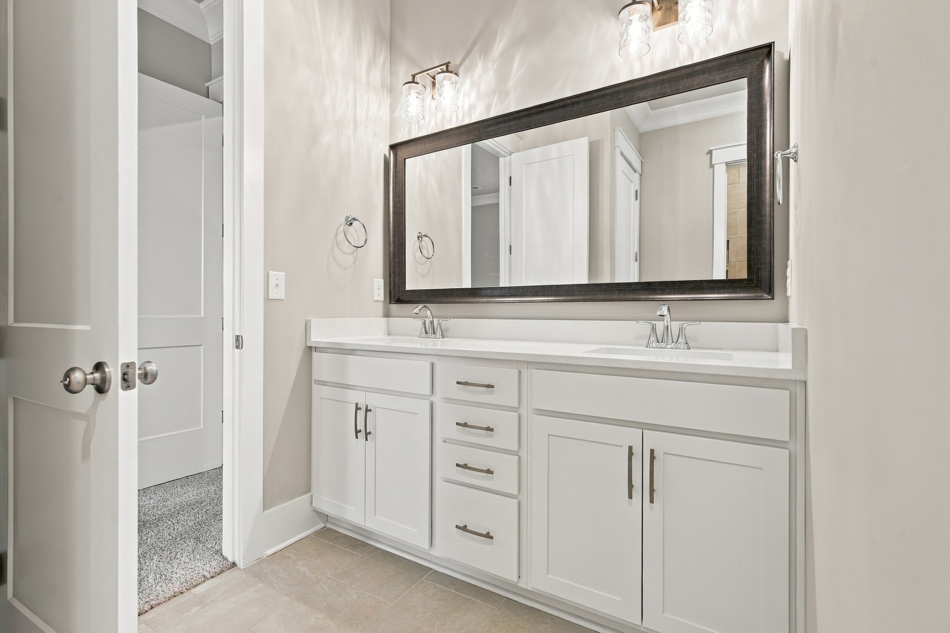 Craftsman Charm Meets Modern Luxury in Clift Farm