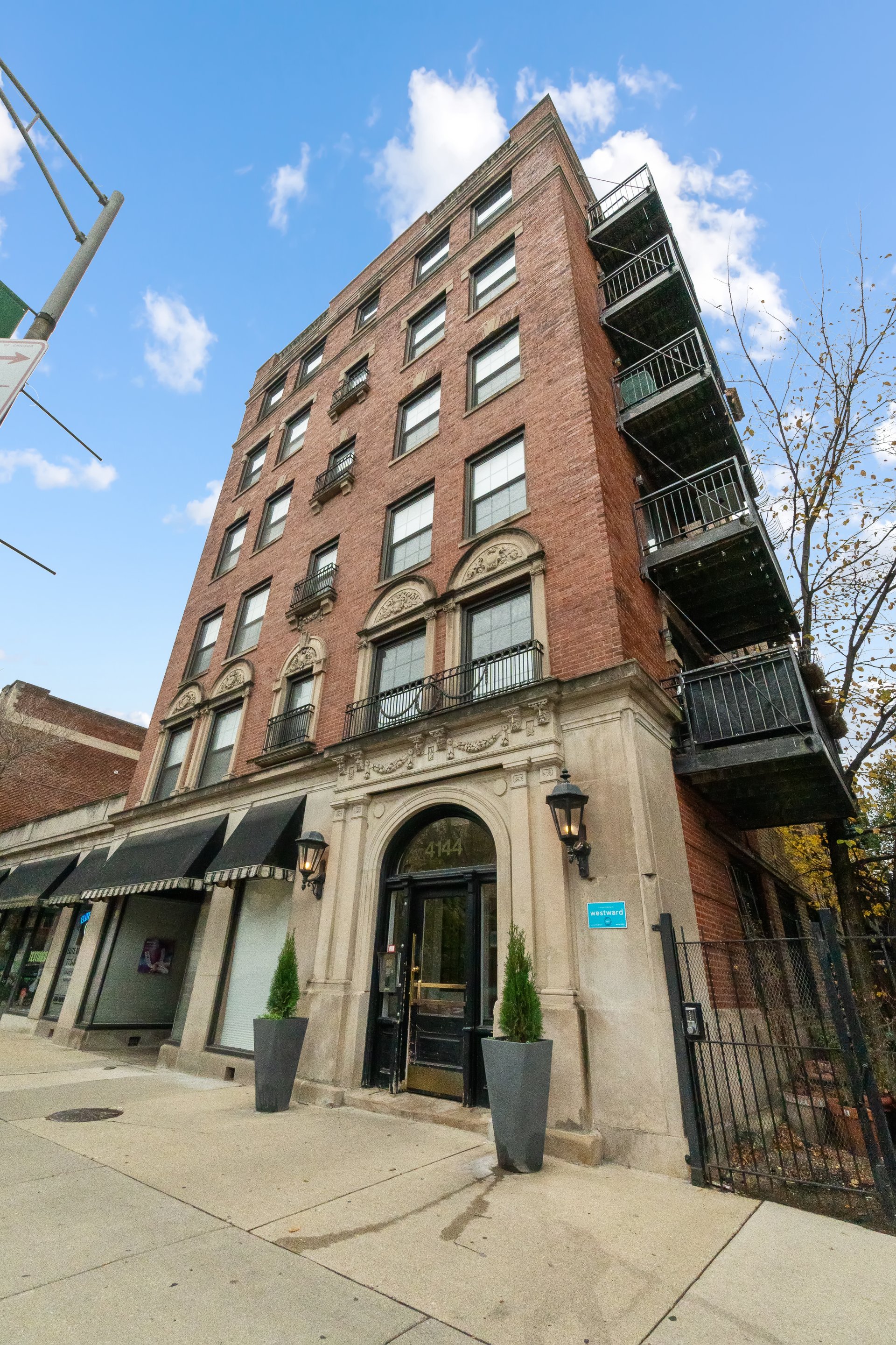 4144 N Sheridan Rd 303