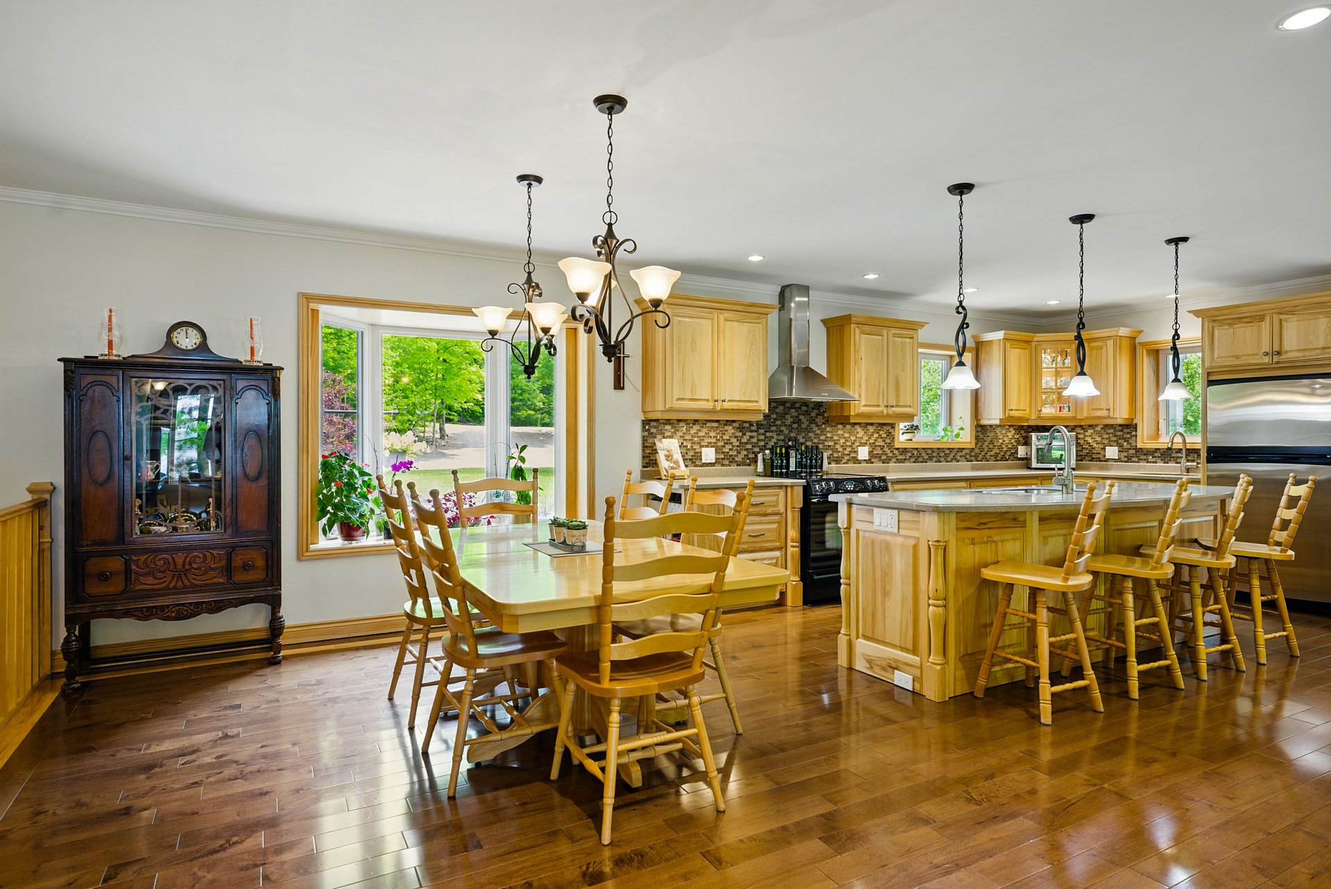 276 Jeffrey Road N, Ryerson