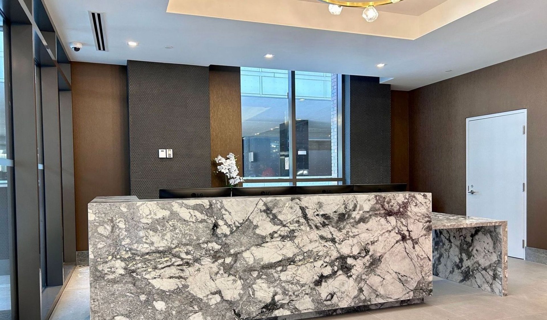 28 Widmer St W Unit: 3421