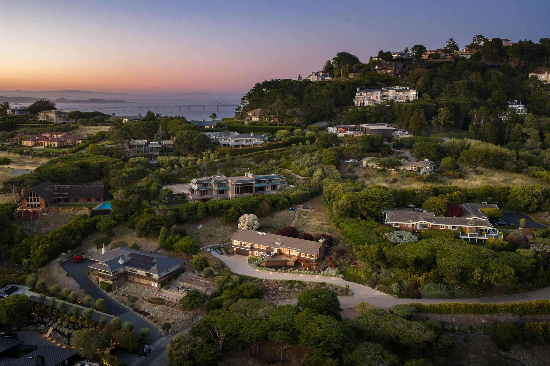 Stylish and Chic Mount Tiburon Retreat 