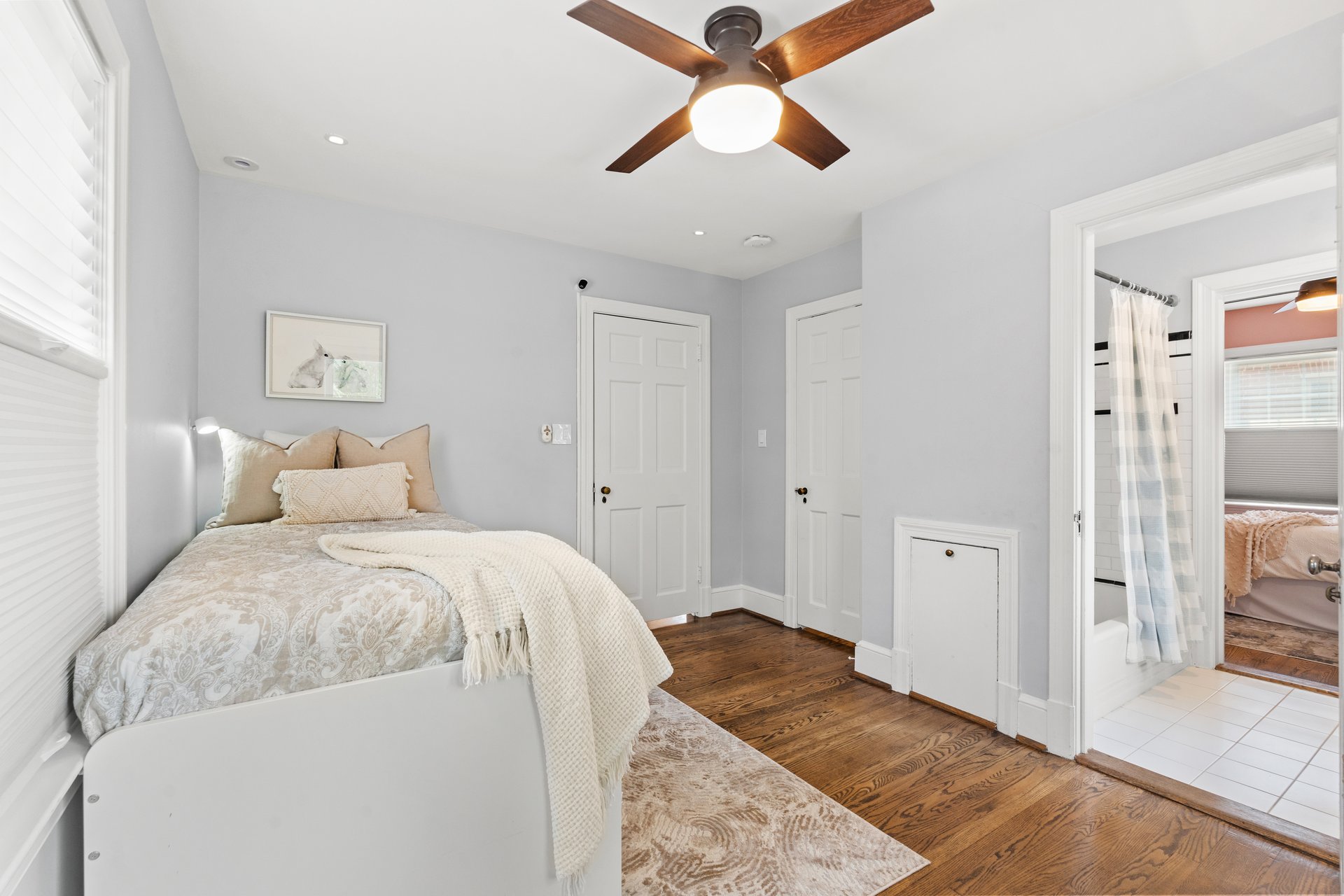 21 W Oak Street