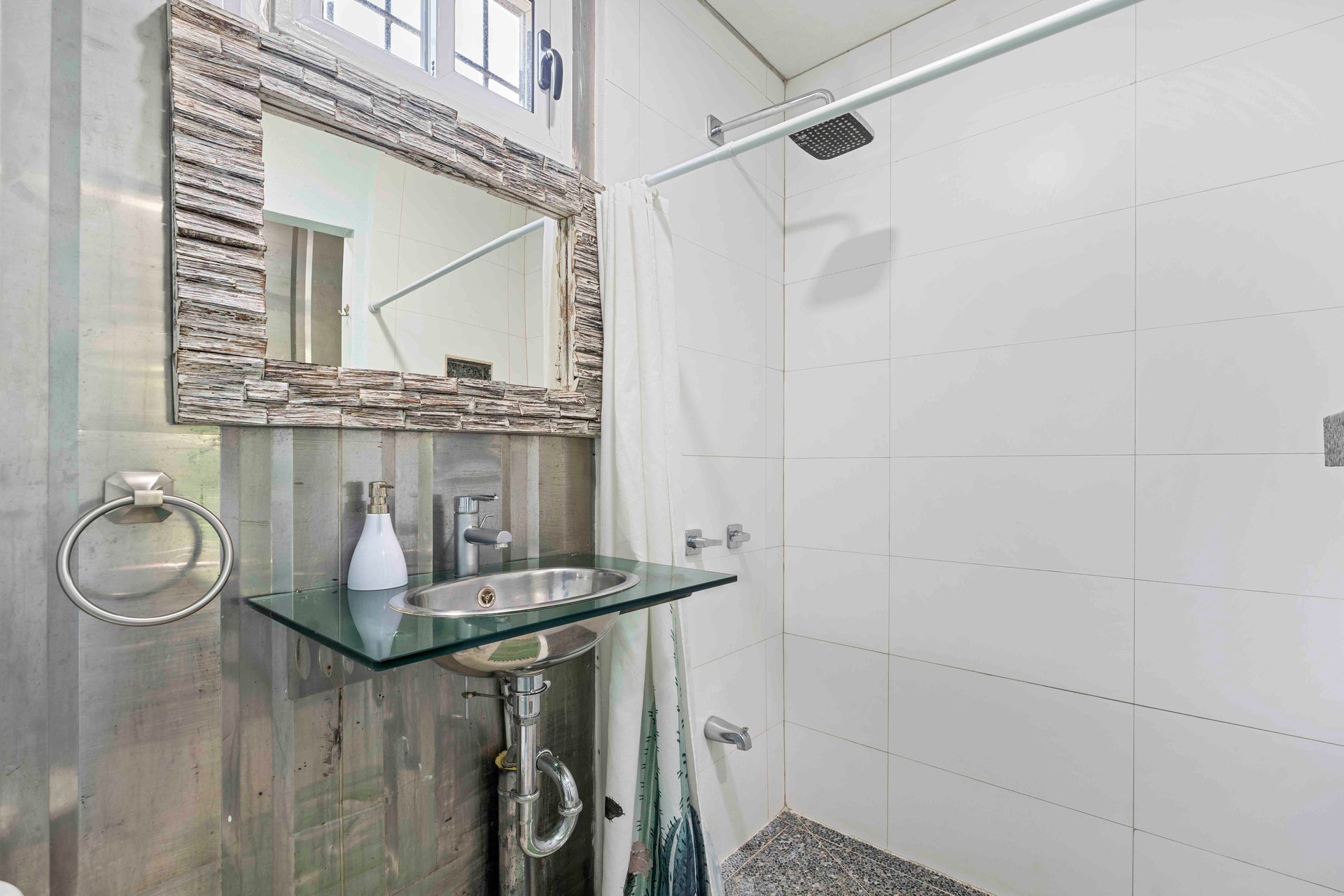 Casa Lemonpaloosa | Very Private Container Home!