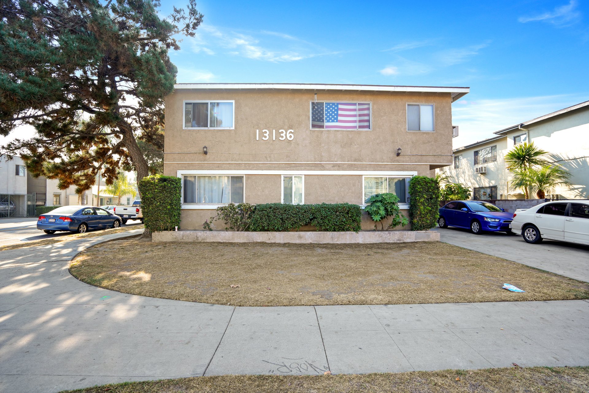13136 Victory Blvd