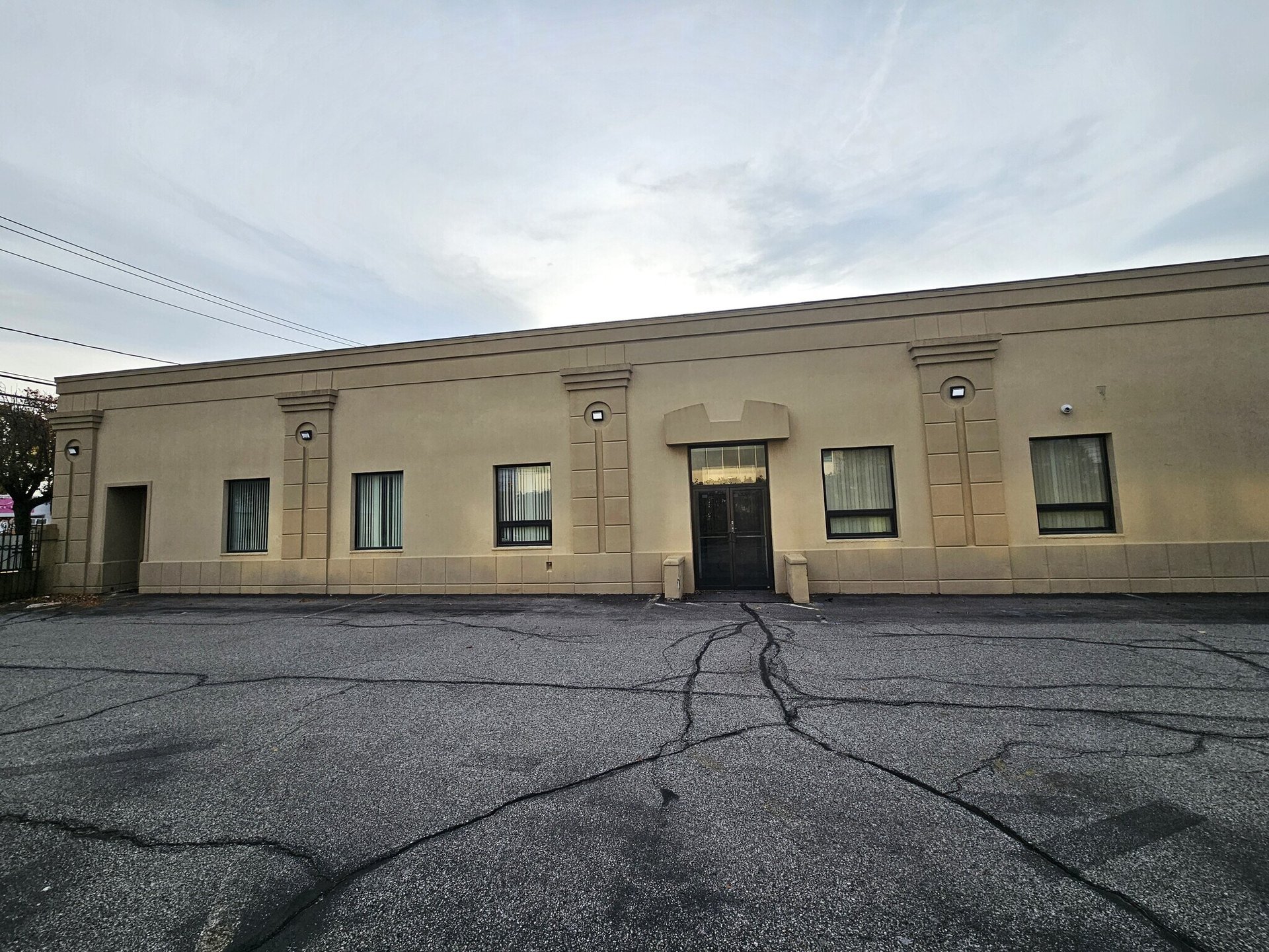 166 E Jericho Tpke