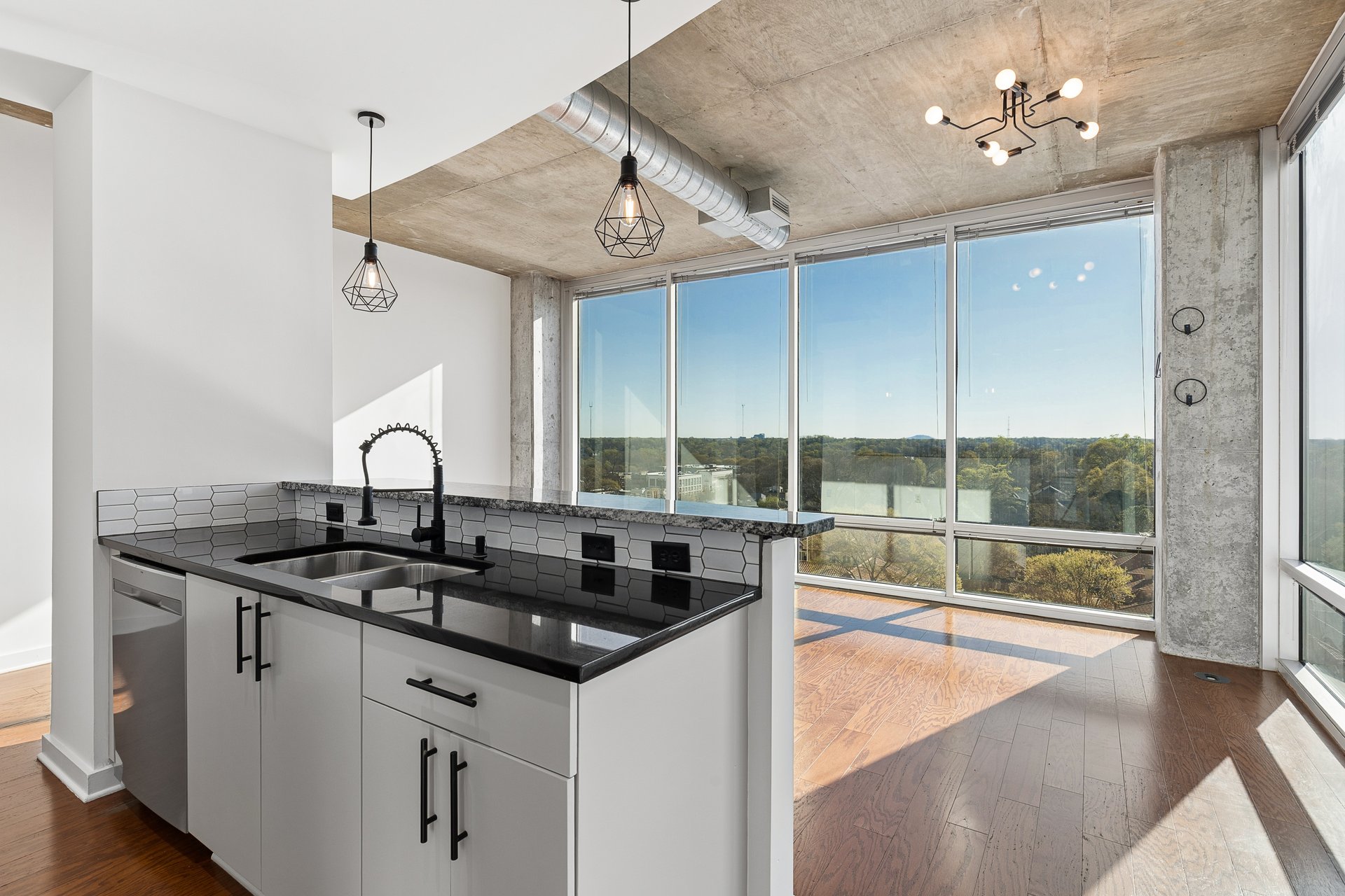 943 Peachtree Street NE Unit 913