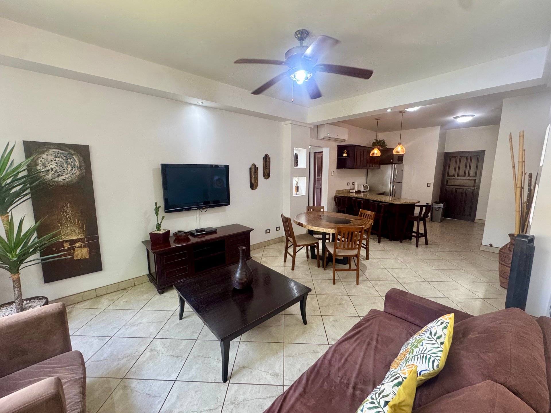 The Oaks 65: Comfortable 2BR Condo Near Tamarindo & Playa Grande