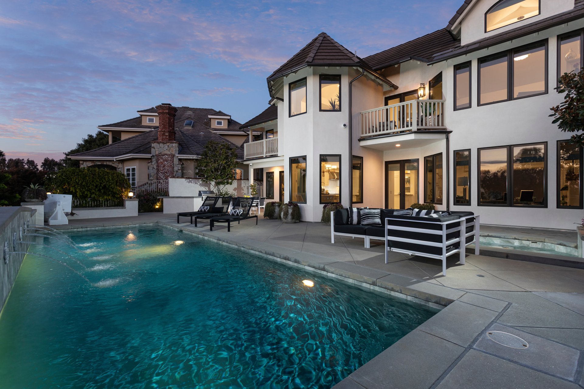 11 Hillsborough
