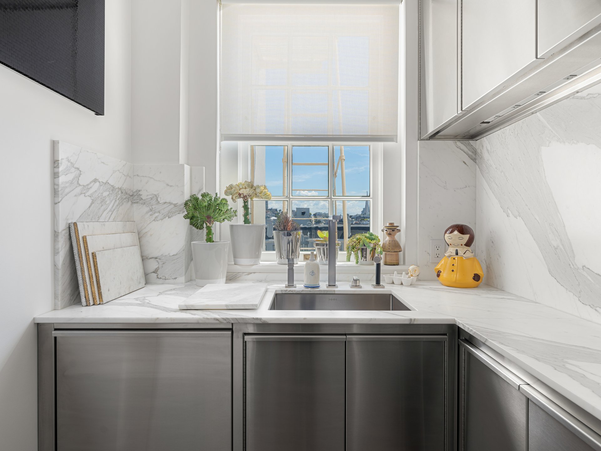 Magnificent Apartment at The Heights