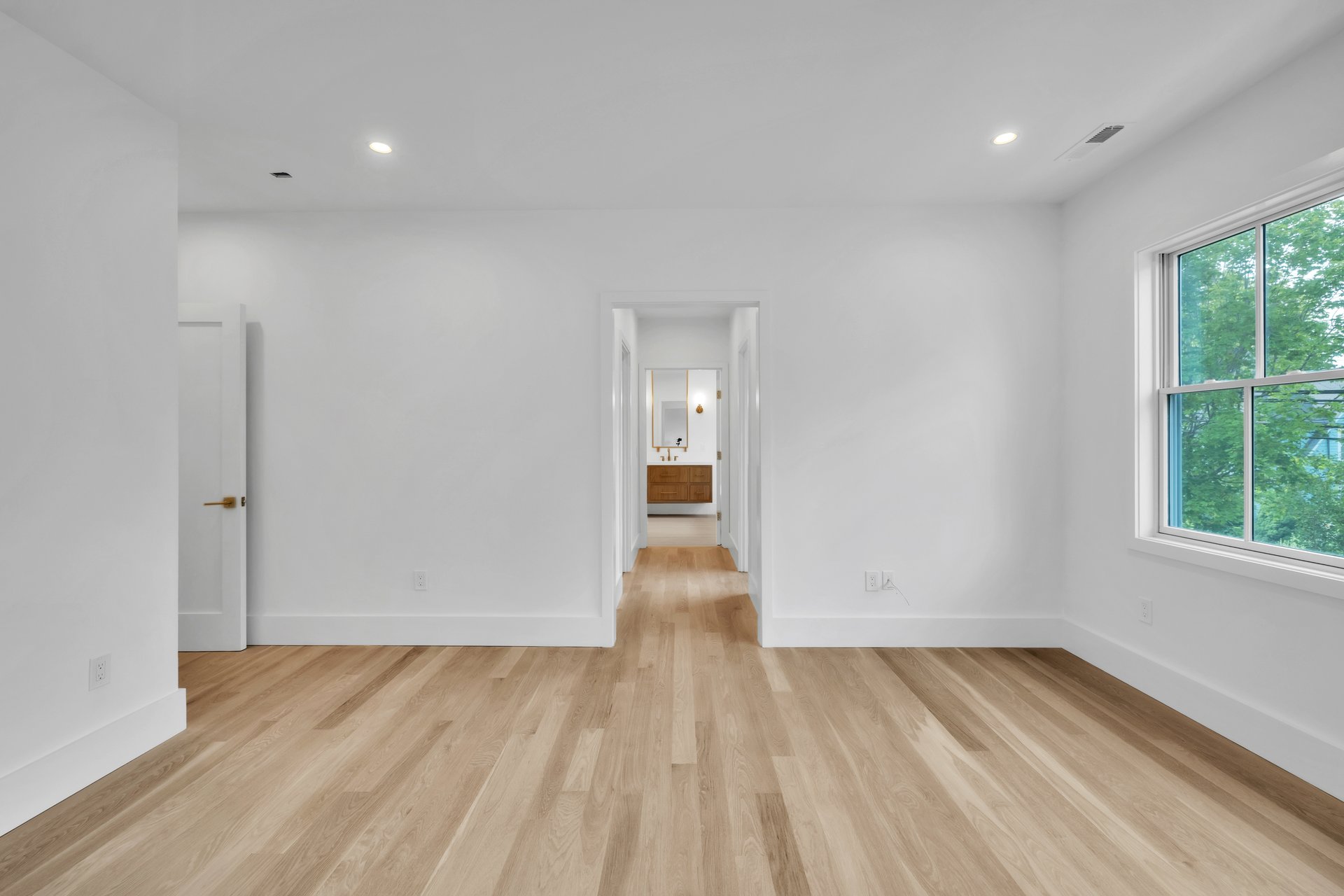 East Ave, Unit B 