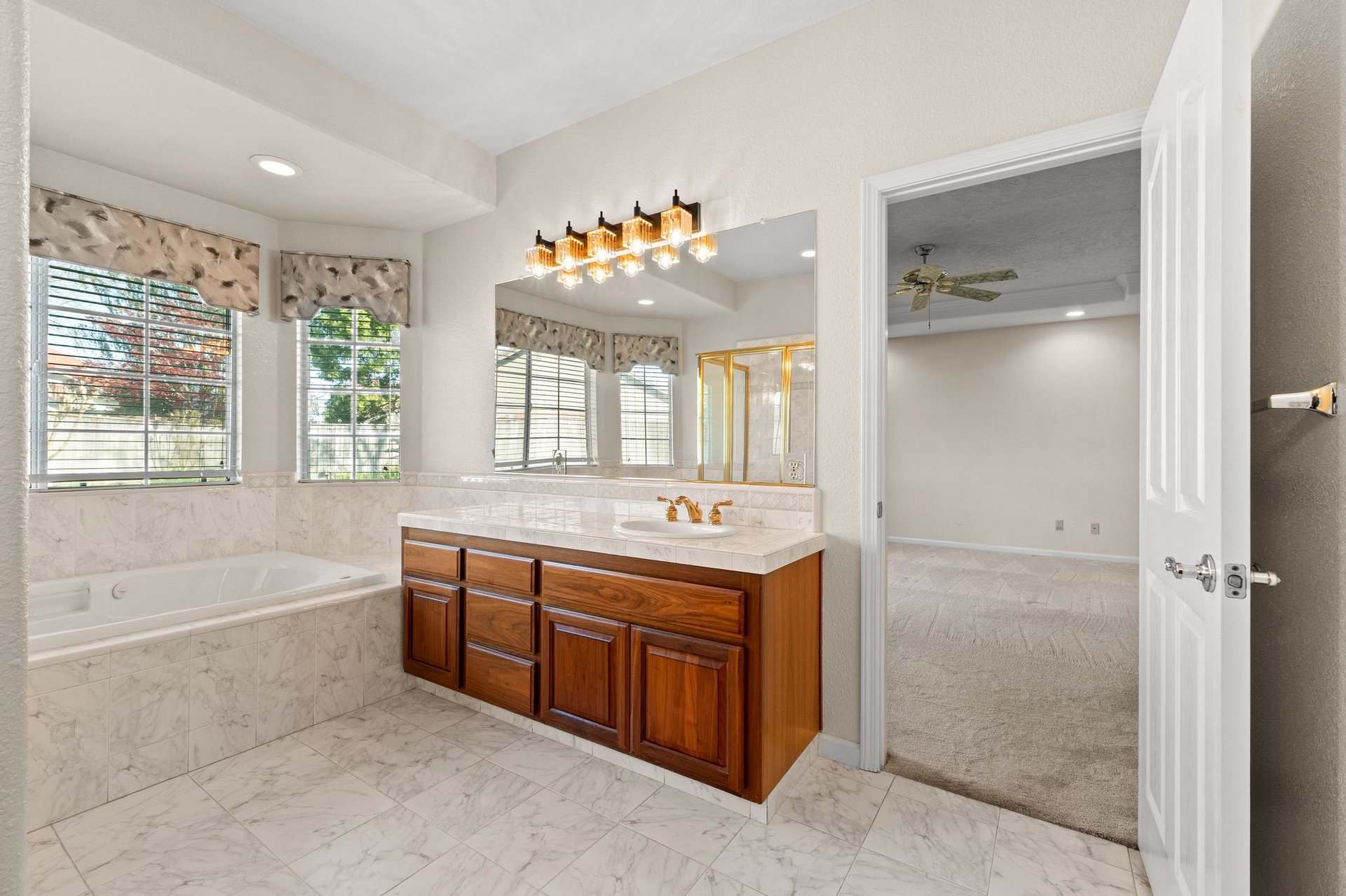 917 Corral Place