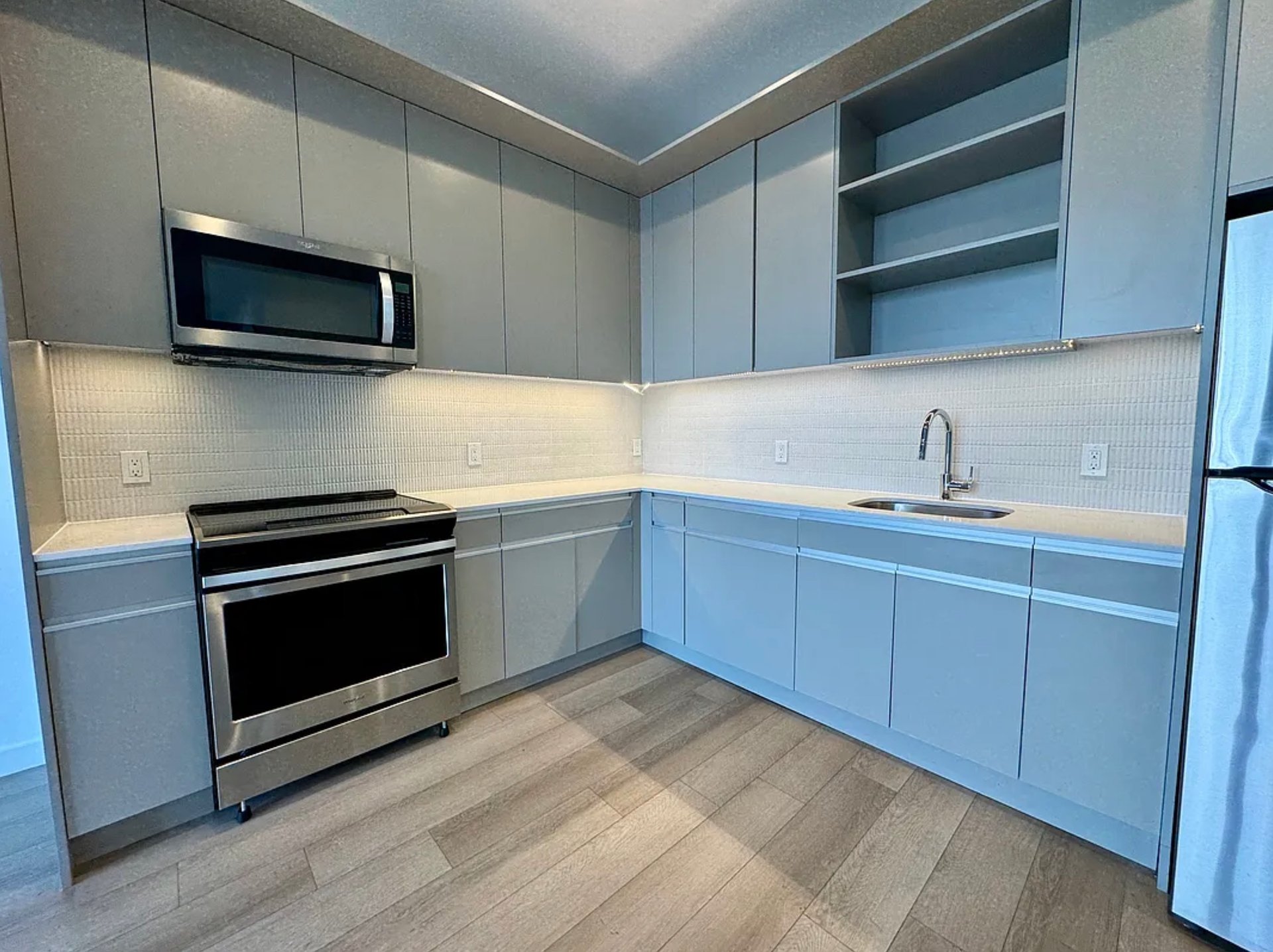 29-17 40th Ave 814