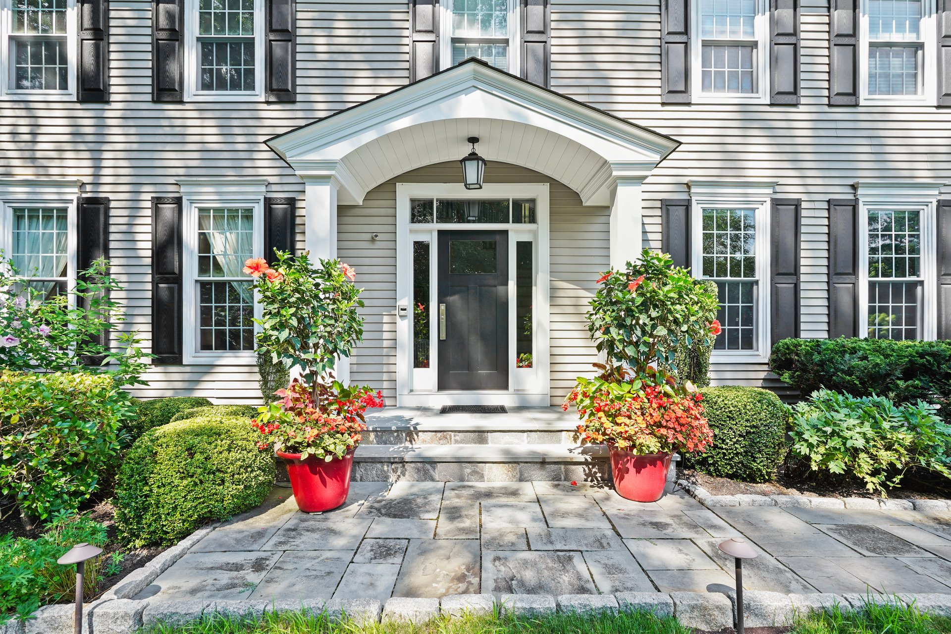 18 N Nabby Rd, Danbury, CT 06811