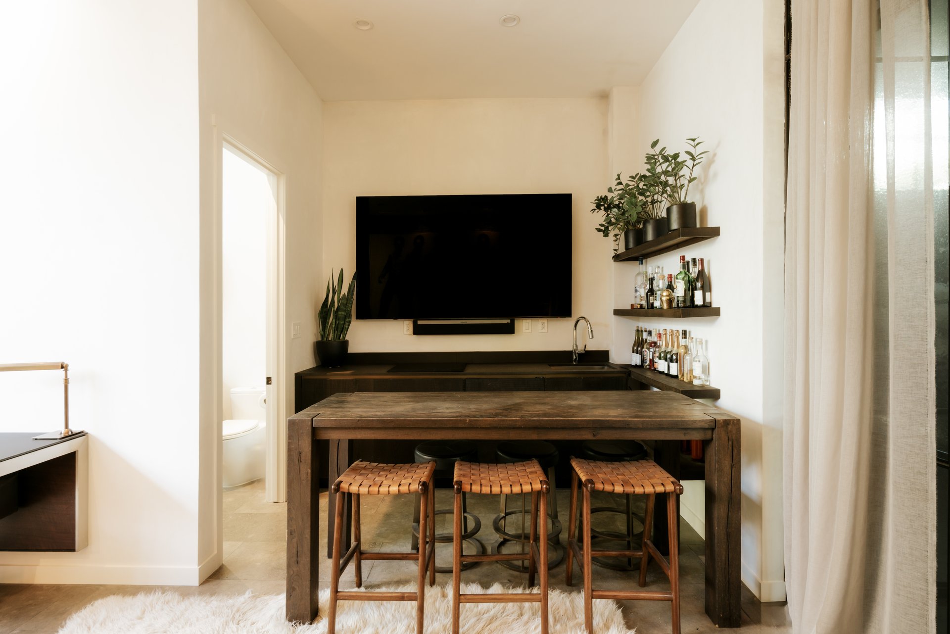 657 Milwood Ave, Venice 