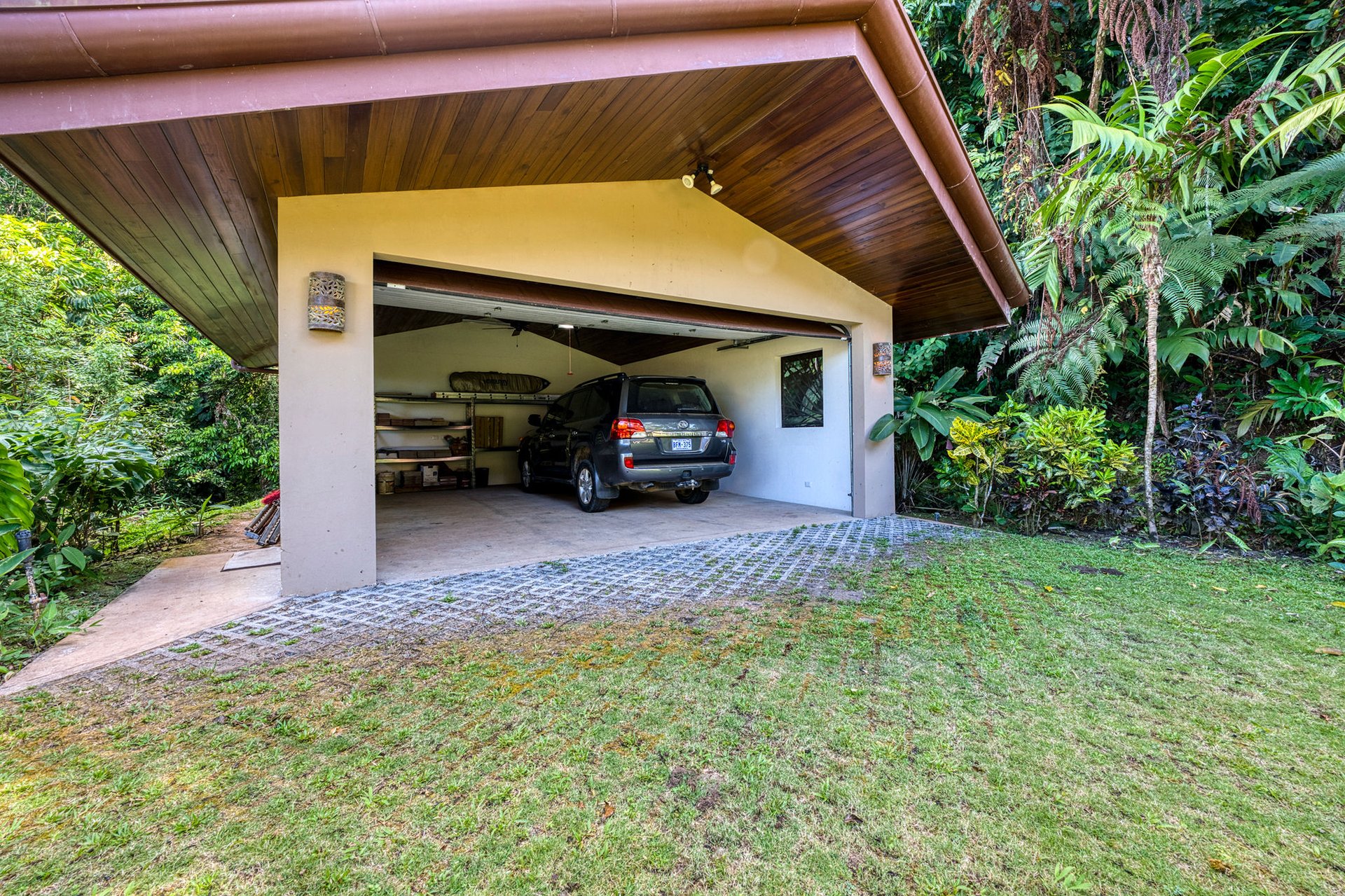 Casa Bambú – LUXURY 5 BEDROOM ESTATE WITH EXCEPTIONAL OCEAN VIEWS