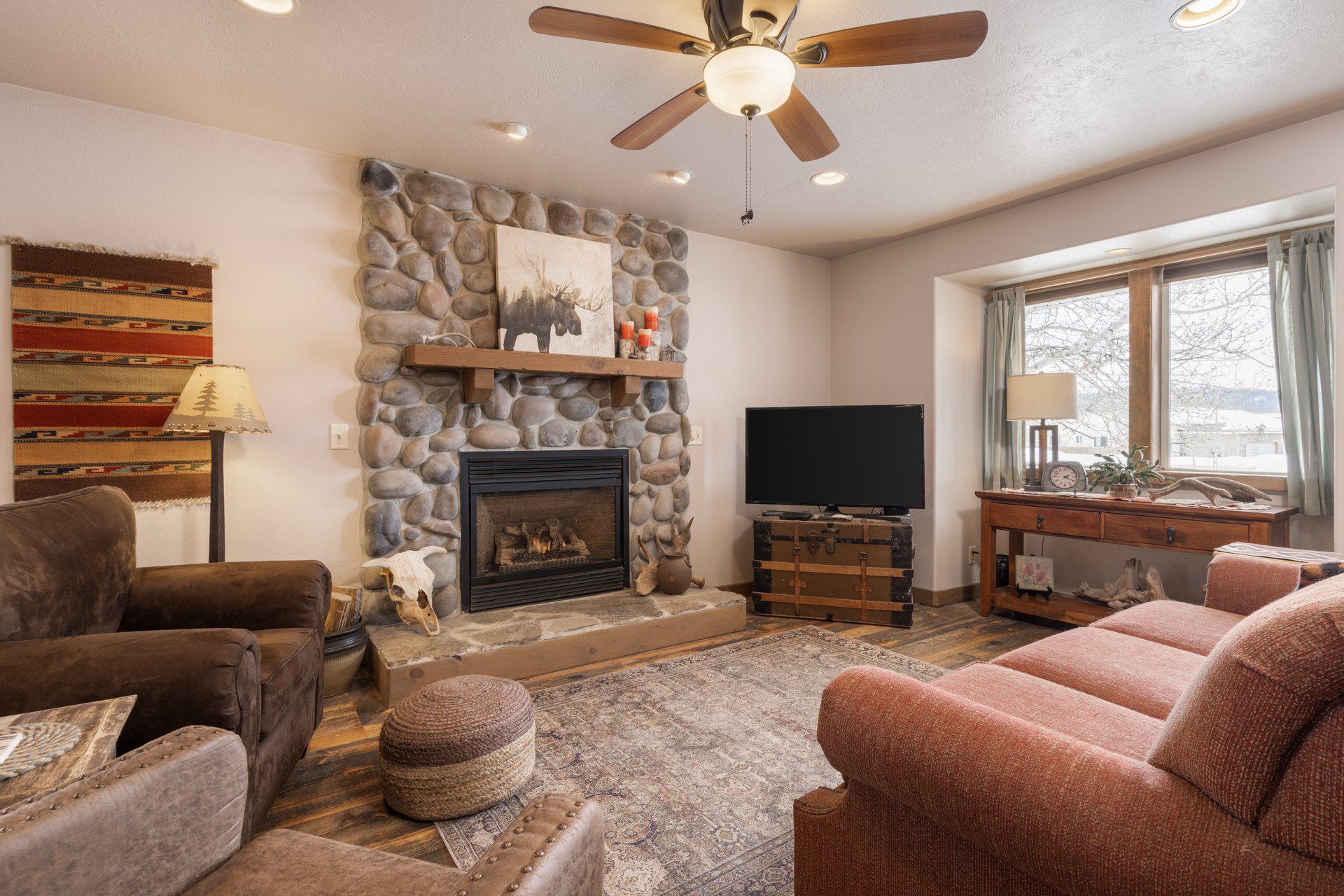 302 BEAR HOLLOW Circle