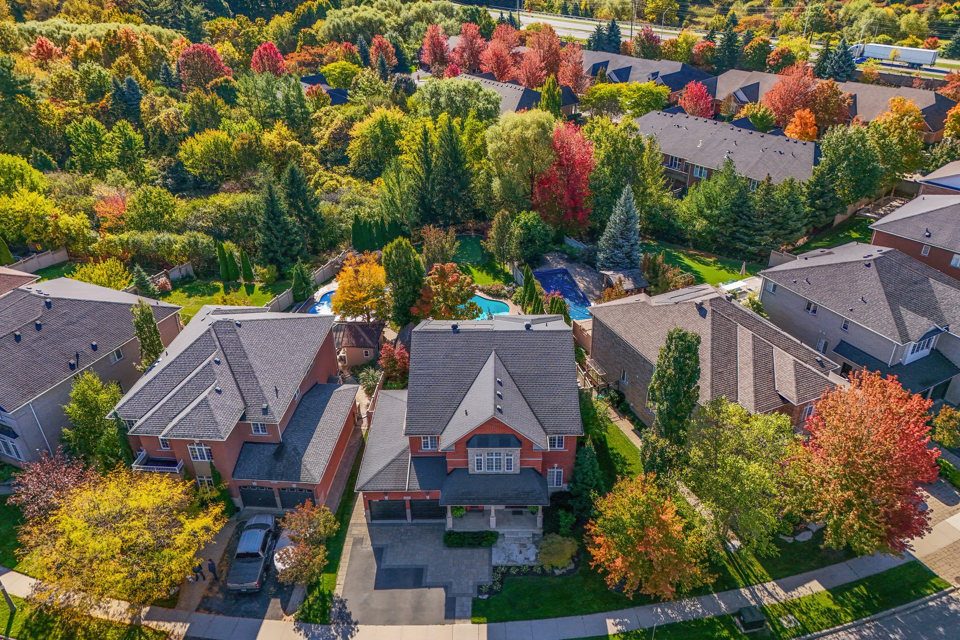 Resort-style yard backing onto lush ravine