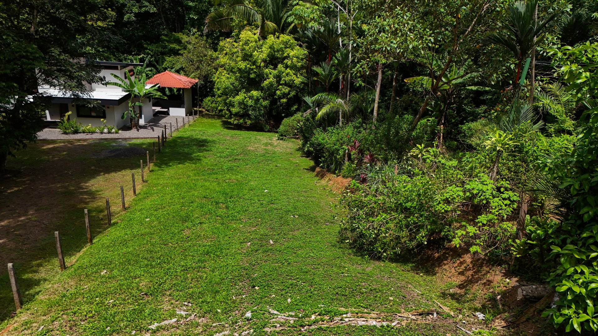 Beautiful Lot Ready to Built in Playa Hermosa, Osa with a Creek