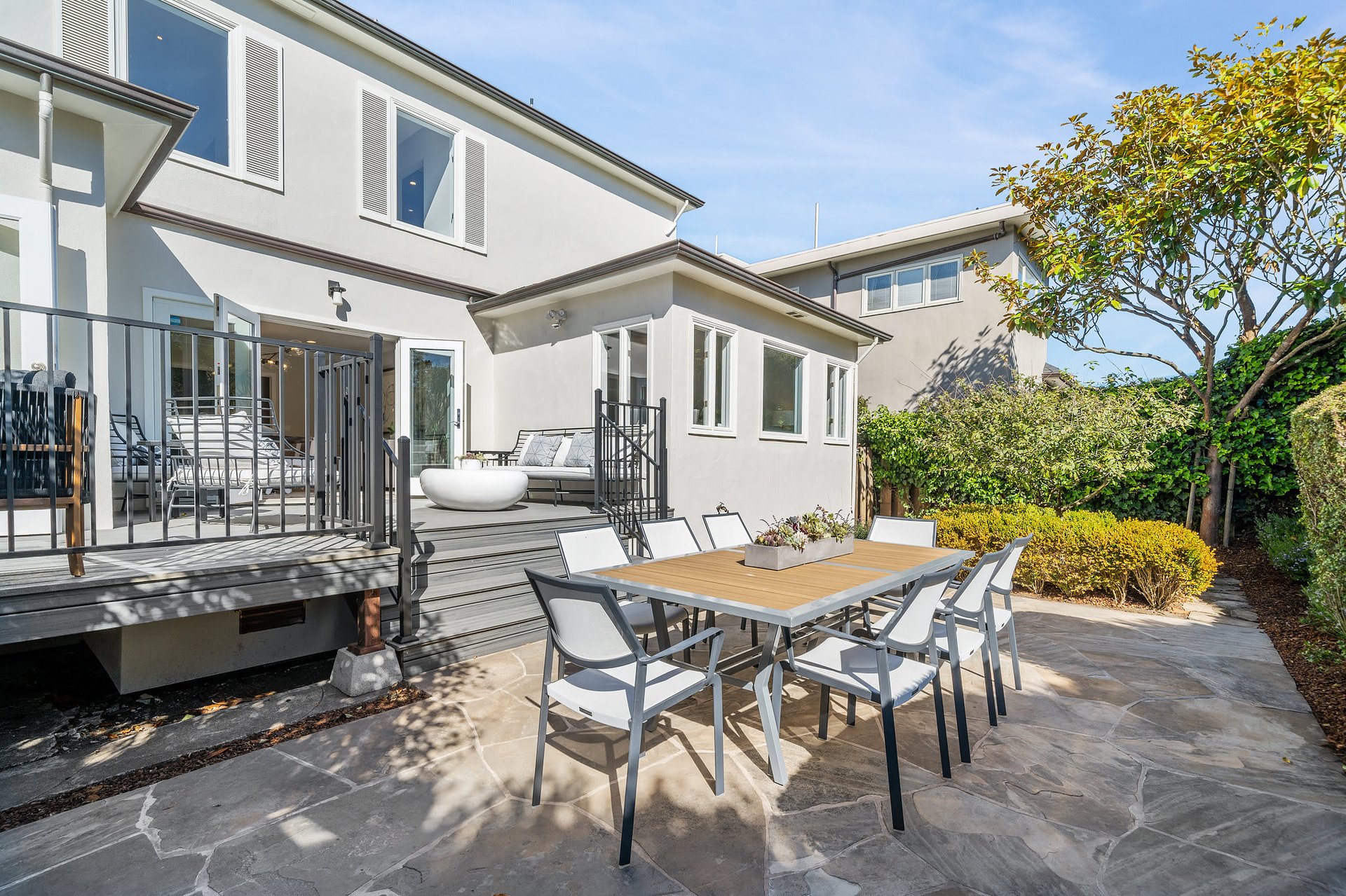 285 Sea Cliff Ave
