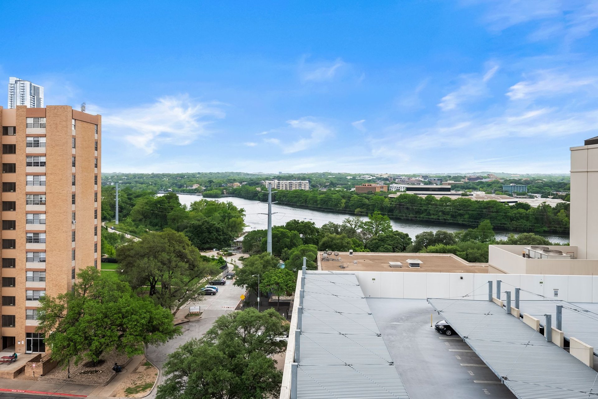 98 San Jacinto Blvd #807
