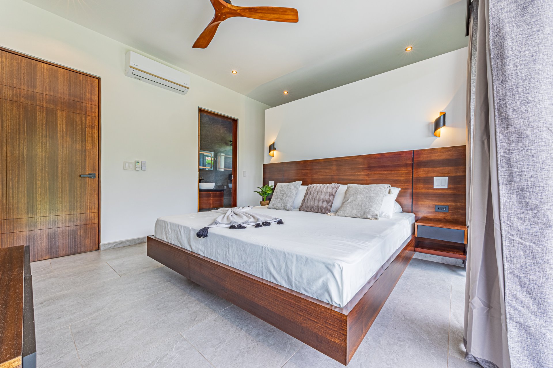 Tropica House a Luxurious Oasis in the Heart of Uvita!