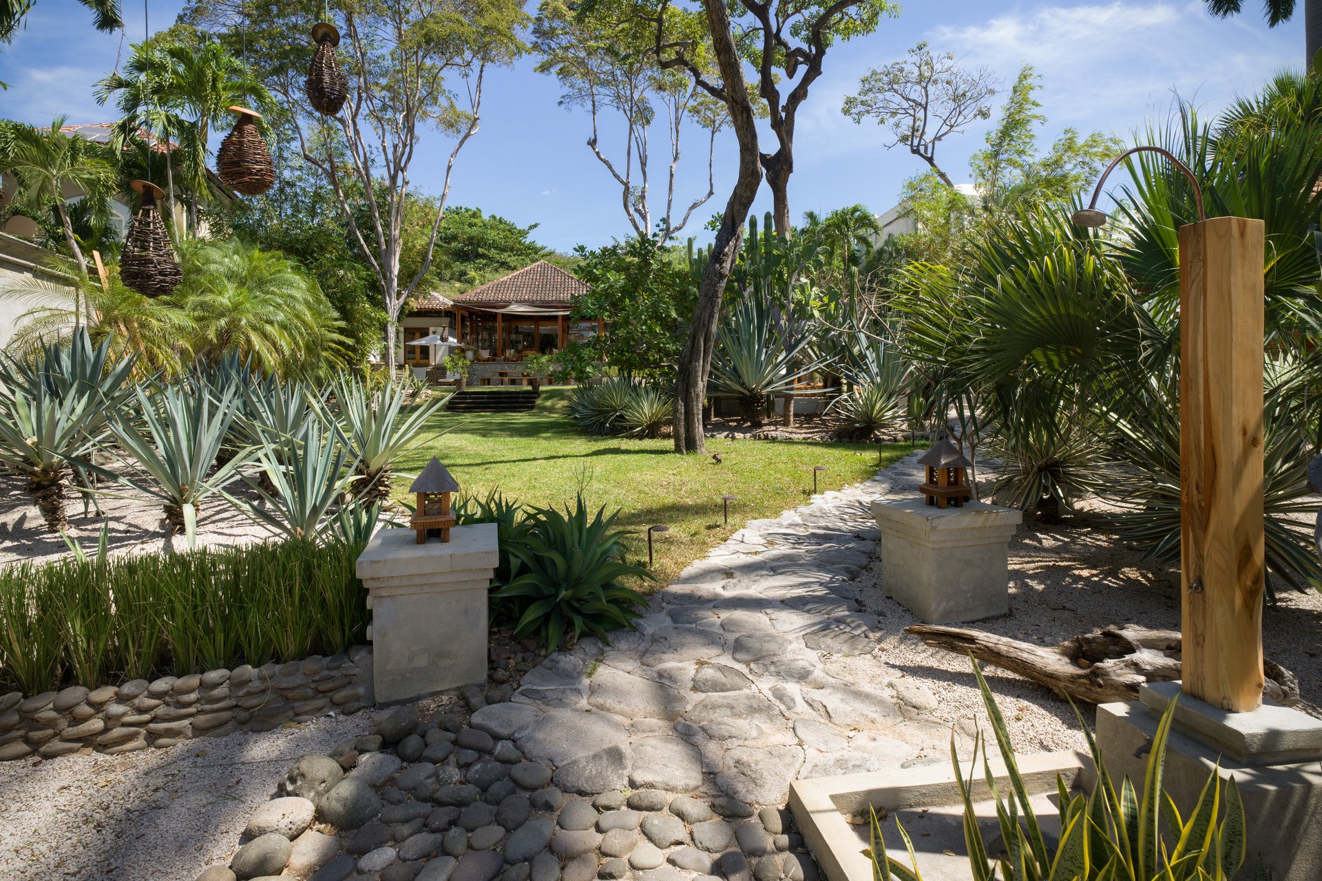 Villa Serena | Oceanfront Luxury in Playa Langosta