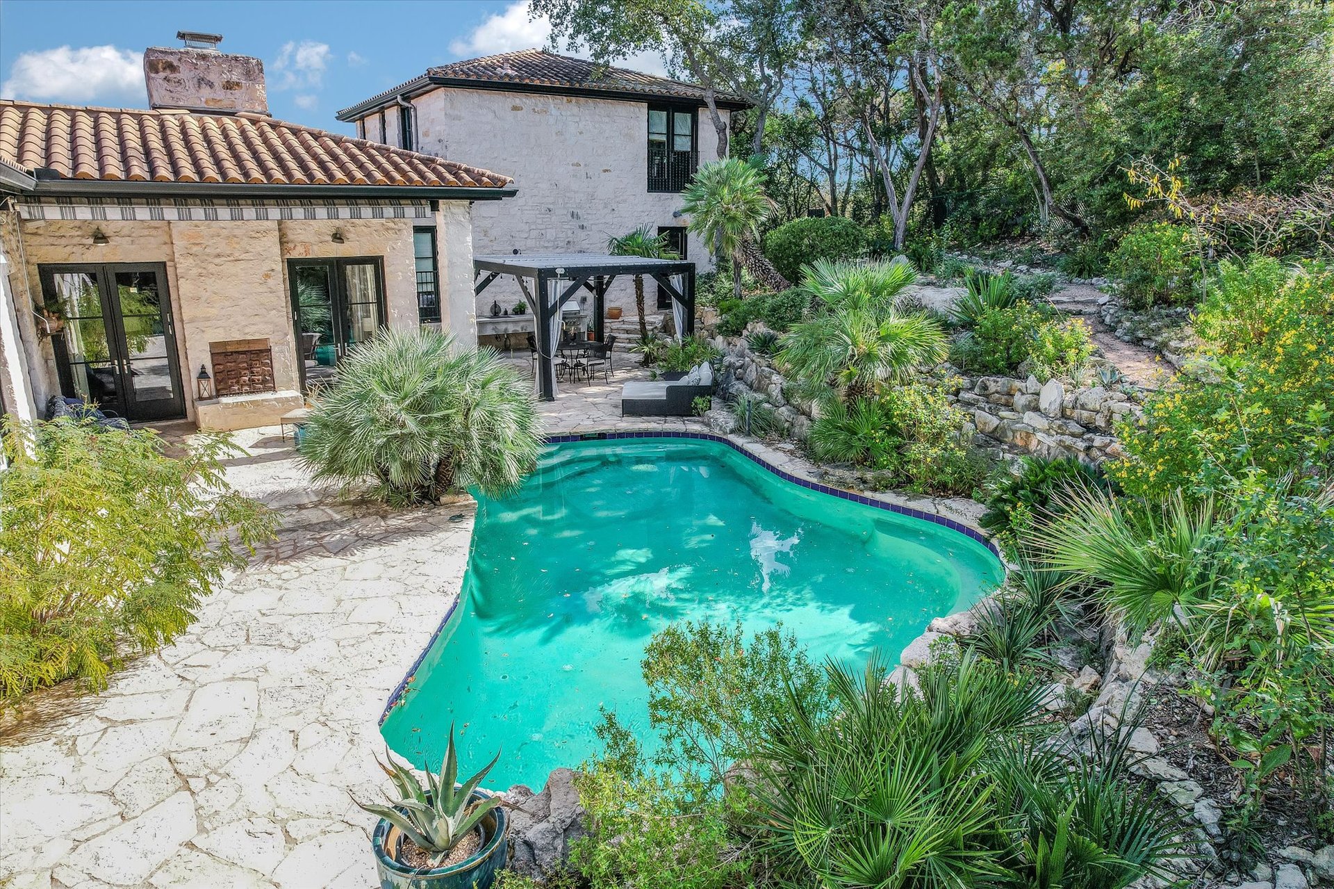 698 Windsong Trail