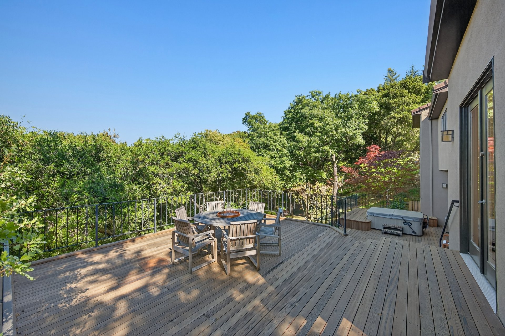 25 Wood Acres Ct