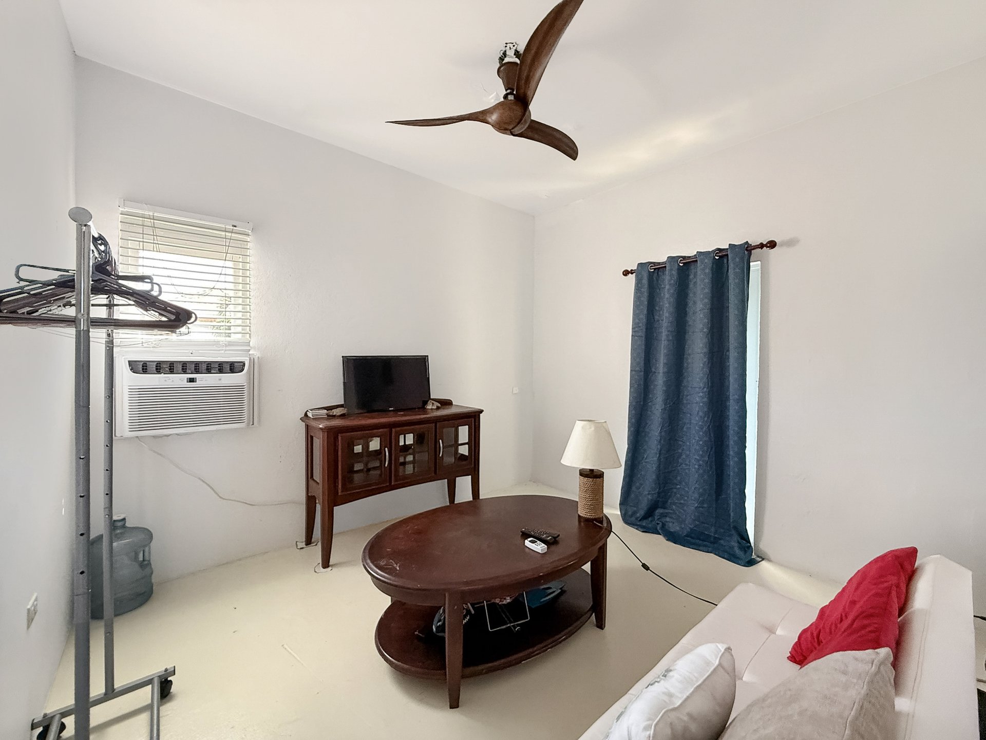 951 Casablanca-Luck Hill Standalone Home