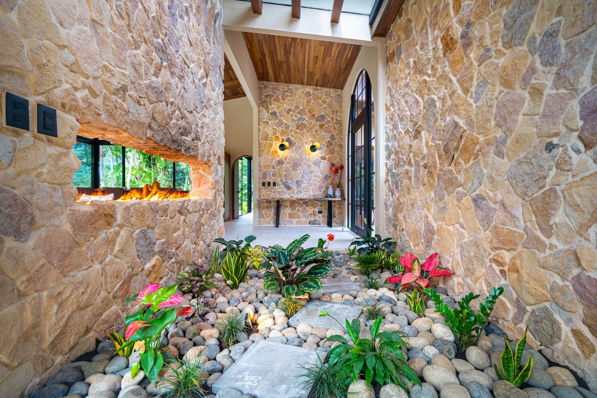 Casa Hamsa - Stunning, Modern Jungle Home in Ojochal