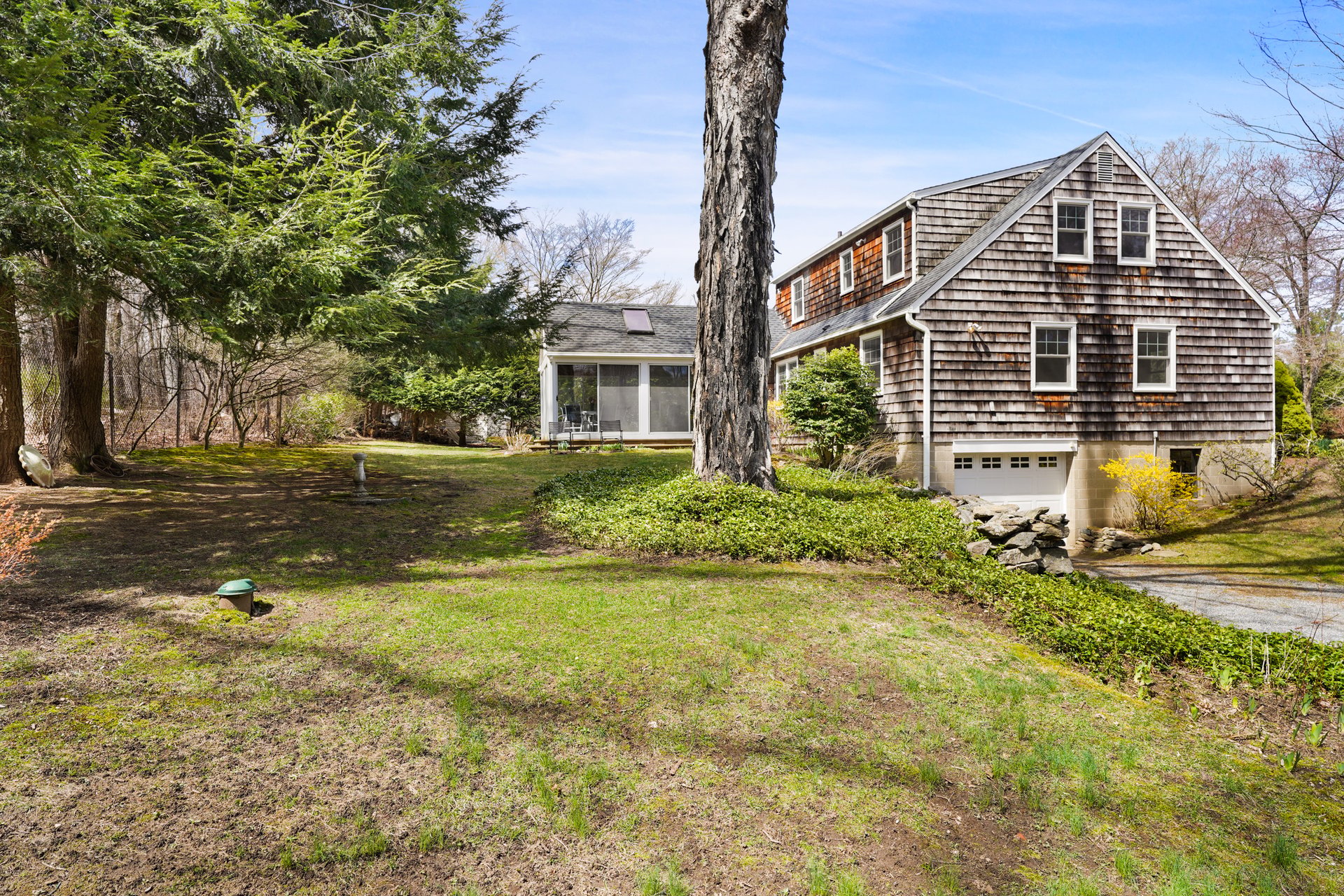21 Vinton Avenue
