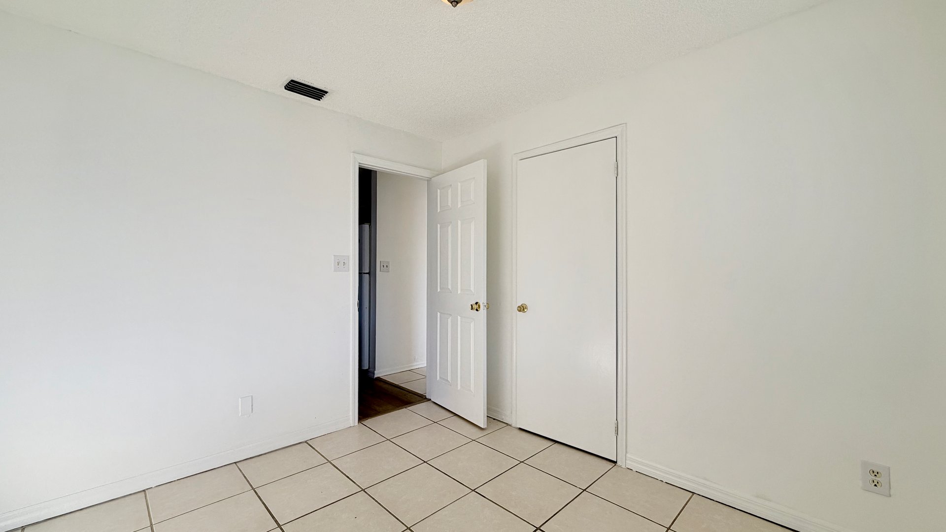 Longwood Three-Bedroom, Two-Bathroom Duplex for Lease on Lake Wayman