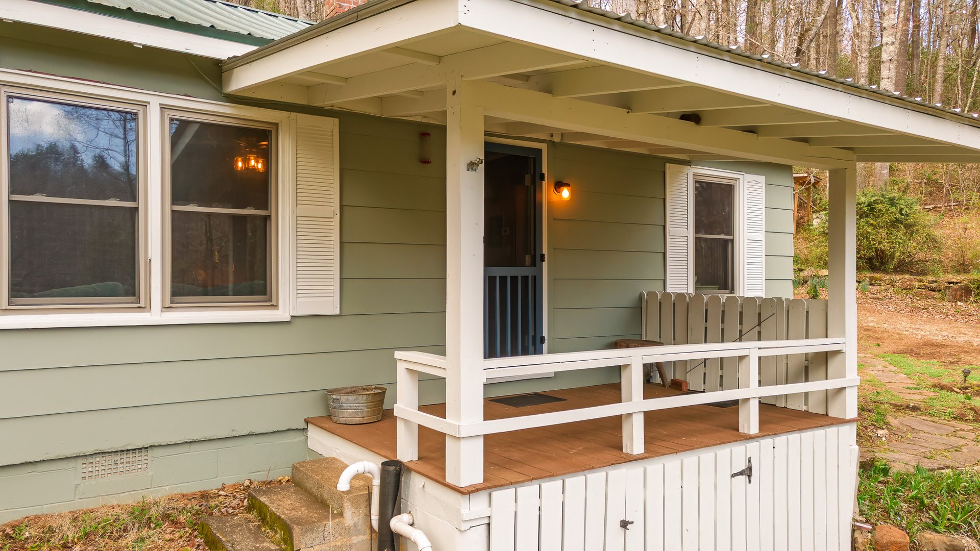 2035 Wayah Rd.