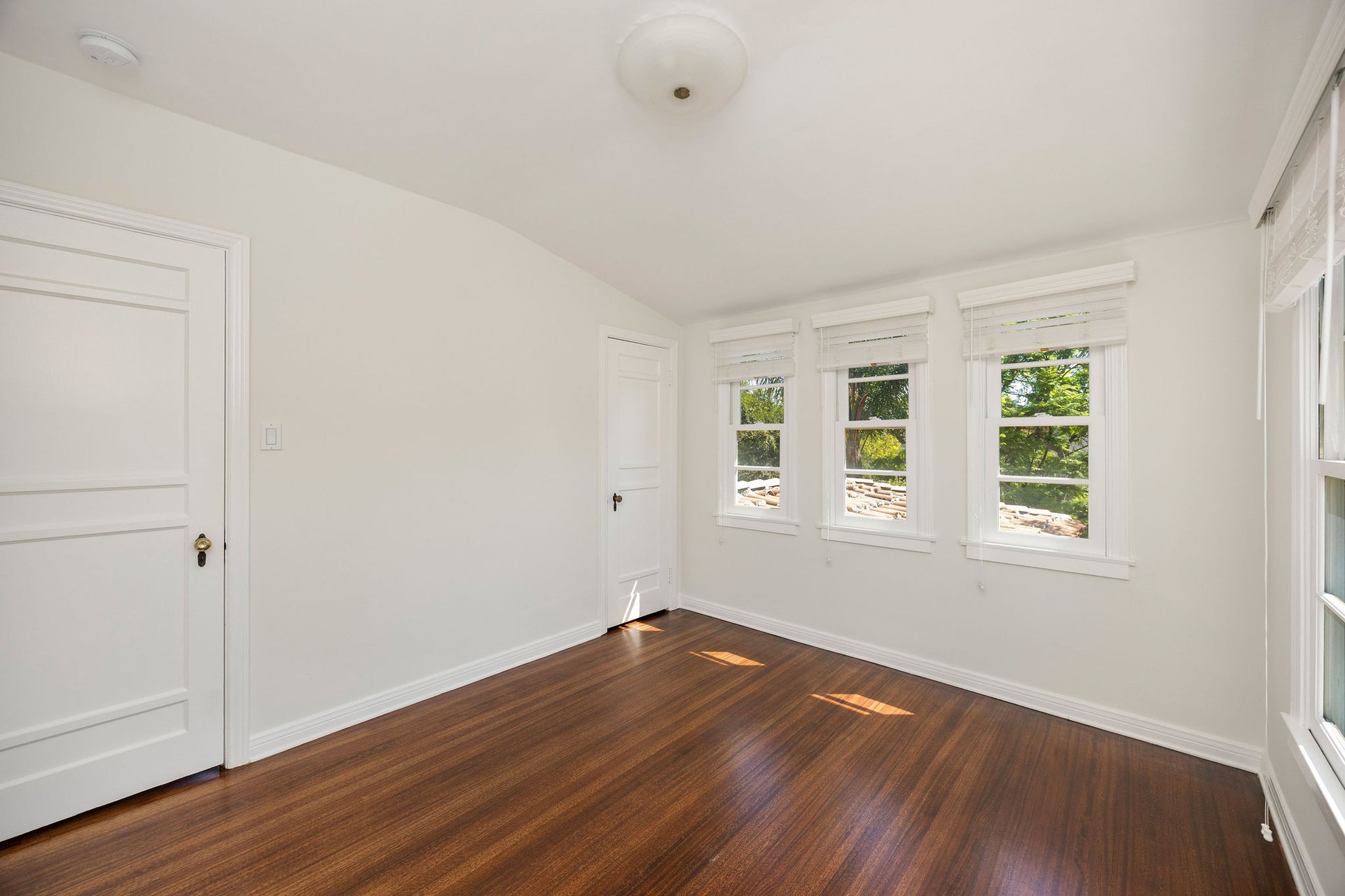 157 S. Fuller Ave