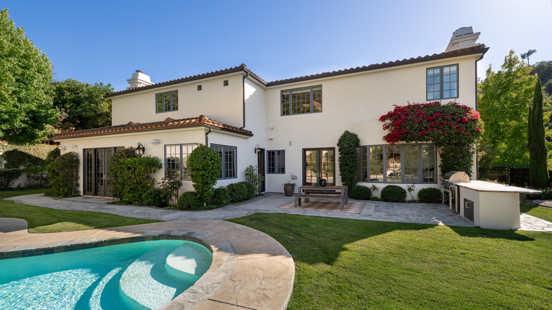 3686 Benedict Canyon Ln, Sherman Oaks 