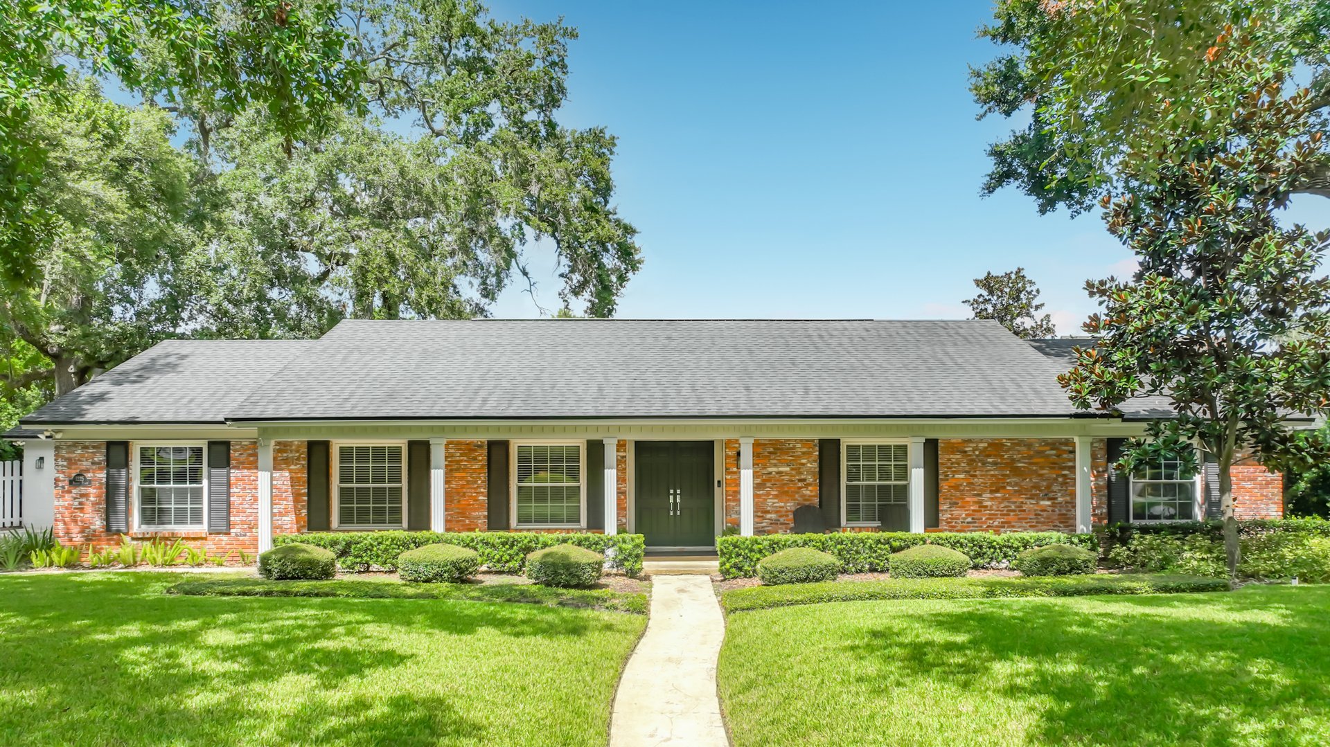 Winter Park Vias Traditonal 5-Bedroom Home near Racquet Club