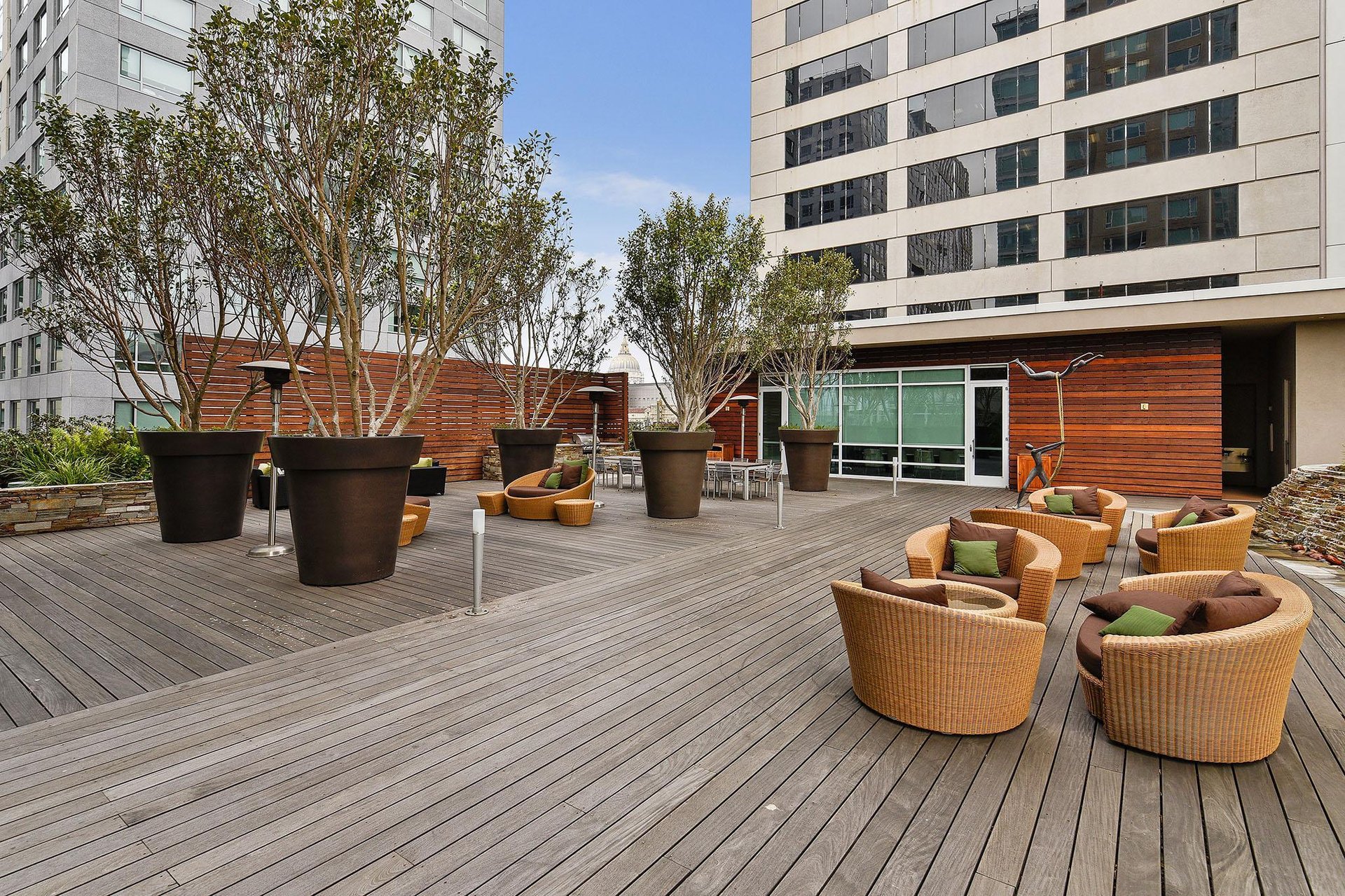 1160 Mission Street # 907