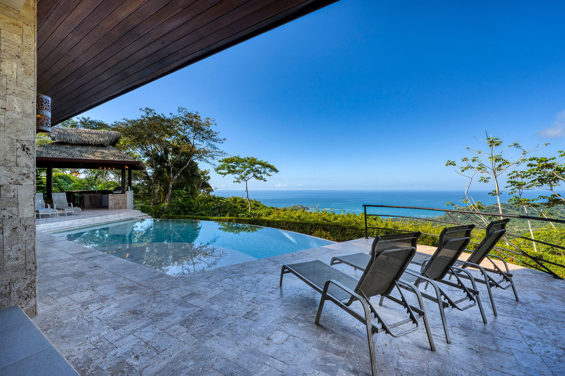 Casa Bambú – LUXURY 5 BEDROOM ESTATE WITH EXCEPTIONAL OCEAN VIEWS