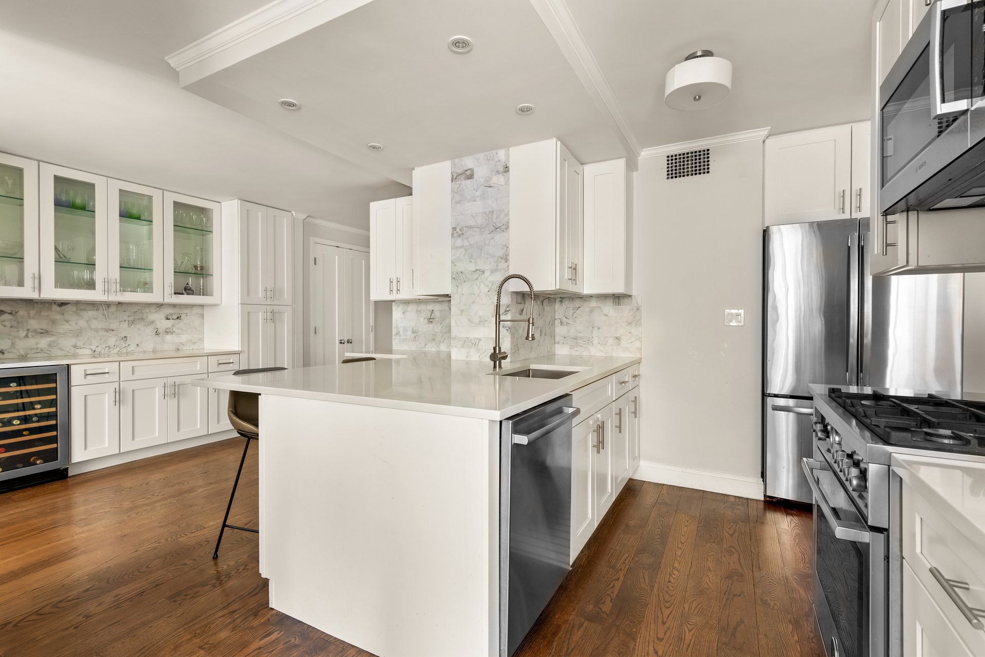 196 E 75th Street, 4GH