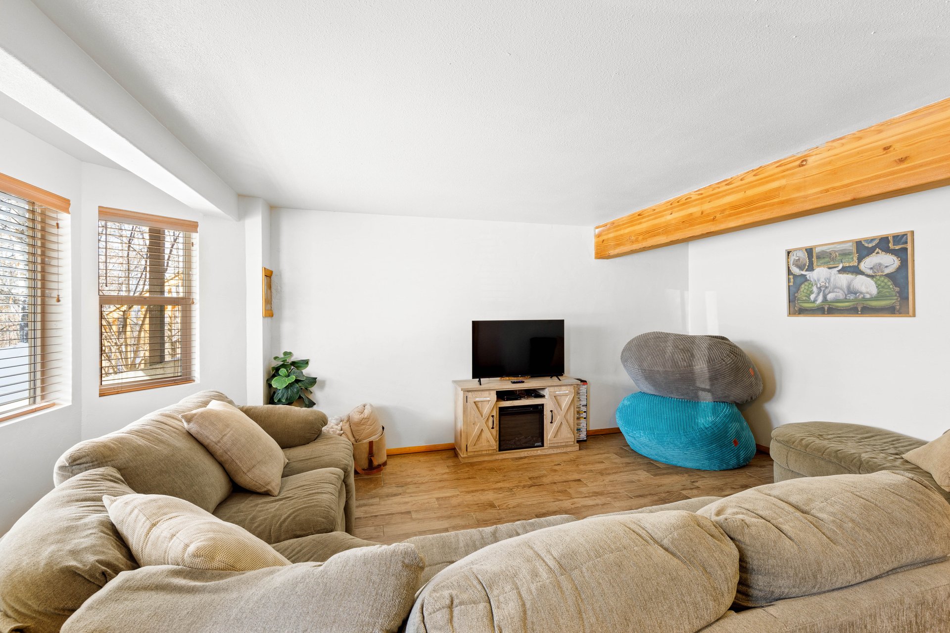 94 HILLSIDE WAY