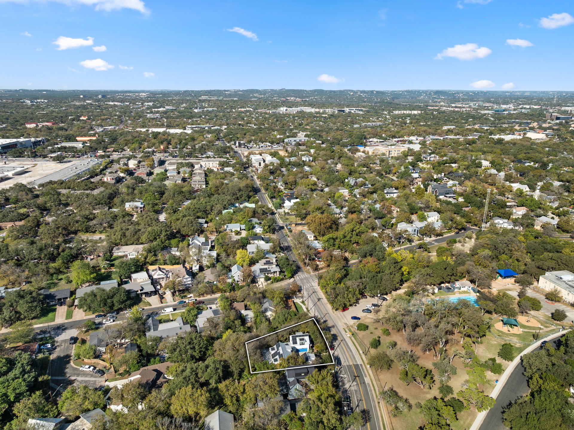 703 E Live Oak ST