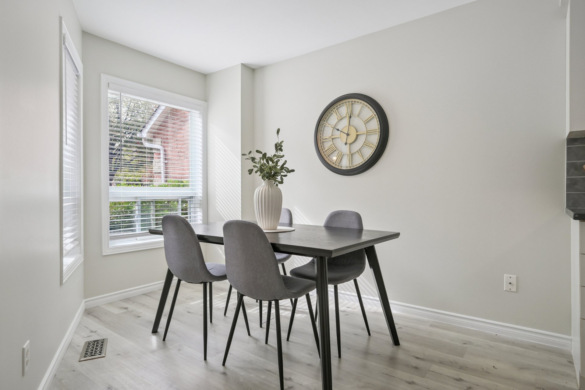 Updated Link Home on Ravine Lot