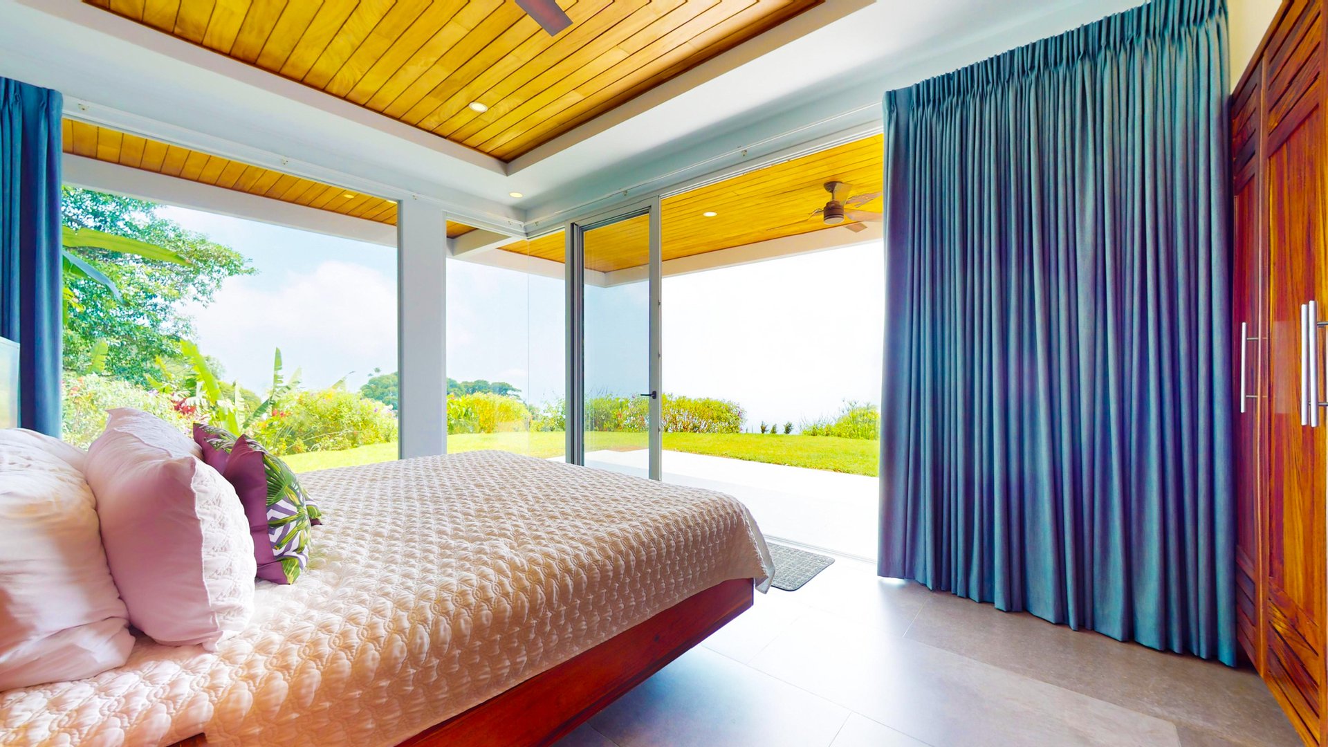 Modern House For Sale with Ocean view in Costa Verde Estates