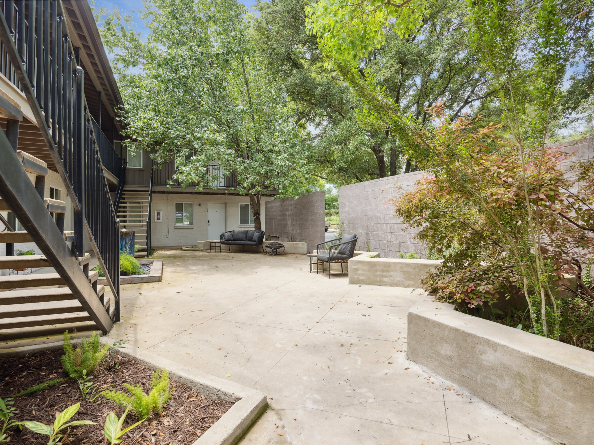 1503 W. 9th Street #204